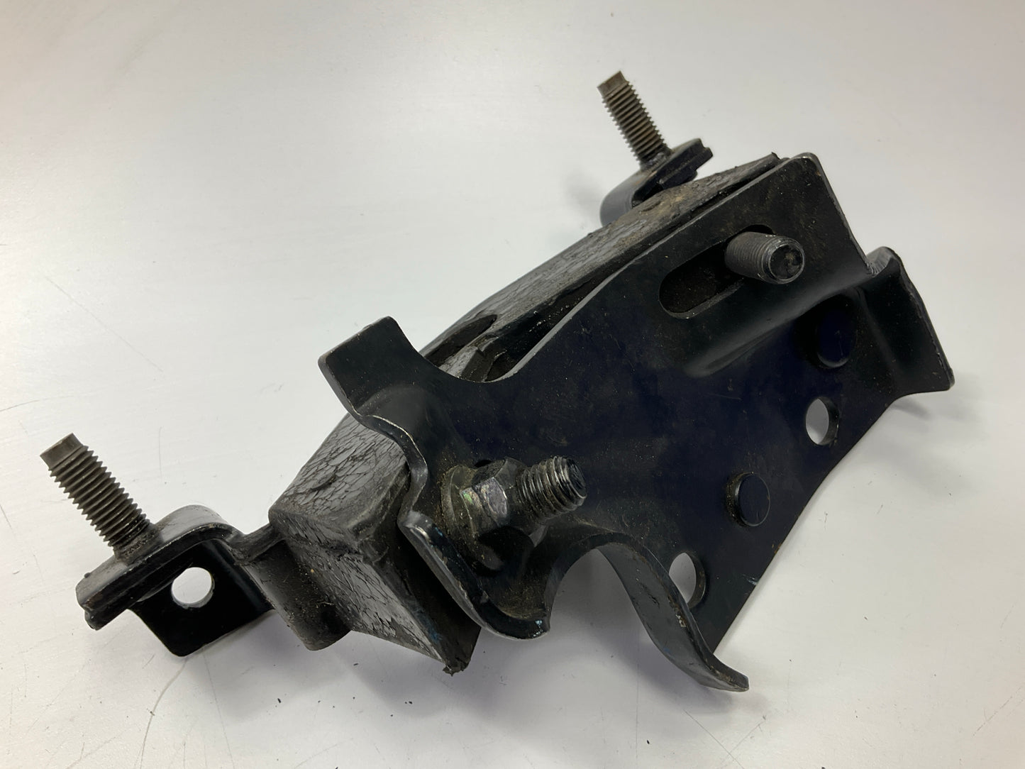 NEW - OEM Ford E93Z-6038-A Right Passener Side Engine Motor Mount