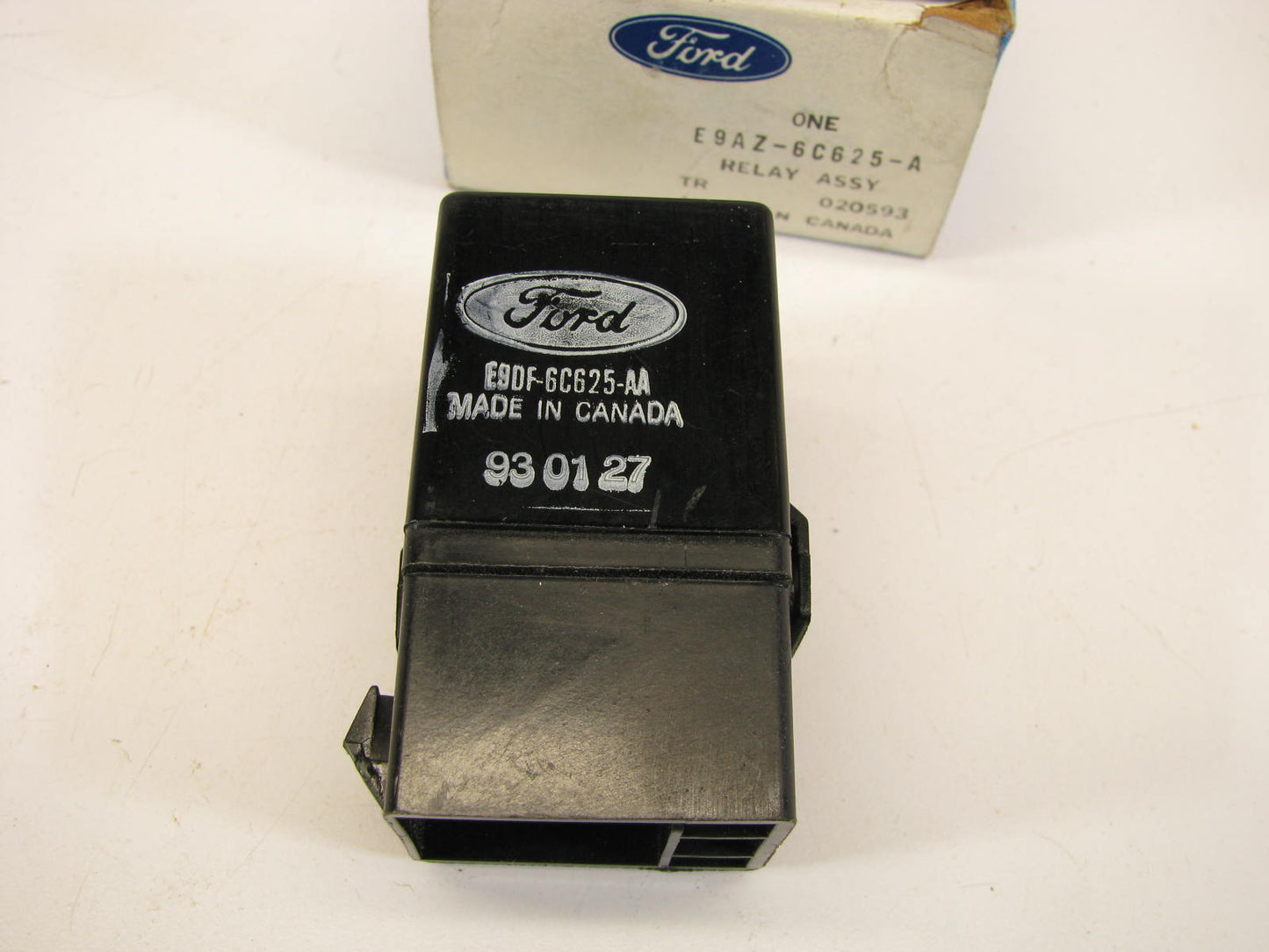 NEW - OEM Ford E9AZ-6C625-A Engine Oil Level Relay - 1R1127 561613 19357