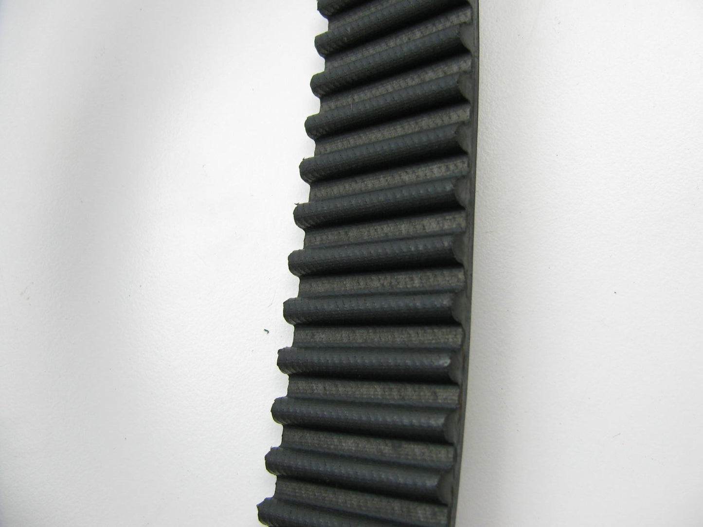 NEW GENUINE Ford E9DZ-6268-A Engine Timing Belt - 1989-1995 Taurus SHO 3.0L 3.2L