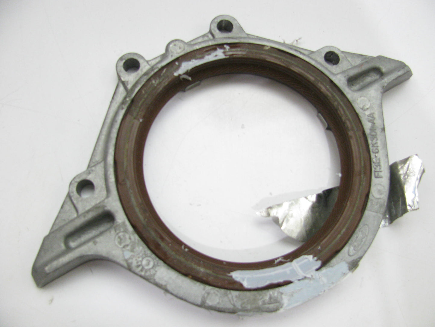 OEM Ford E9DZ-6335-A Rear Crankshaft Main Oil Seal Retainer 1986-90 Taurus 2.5L