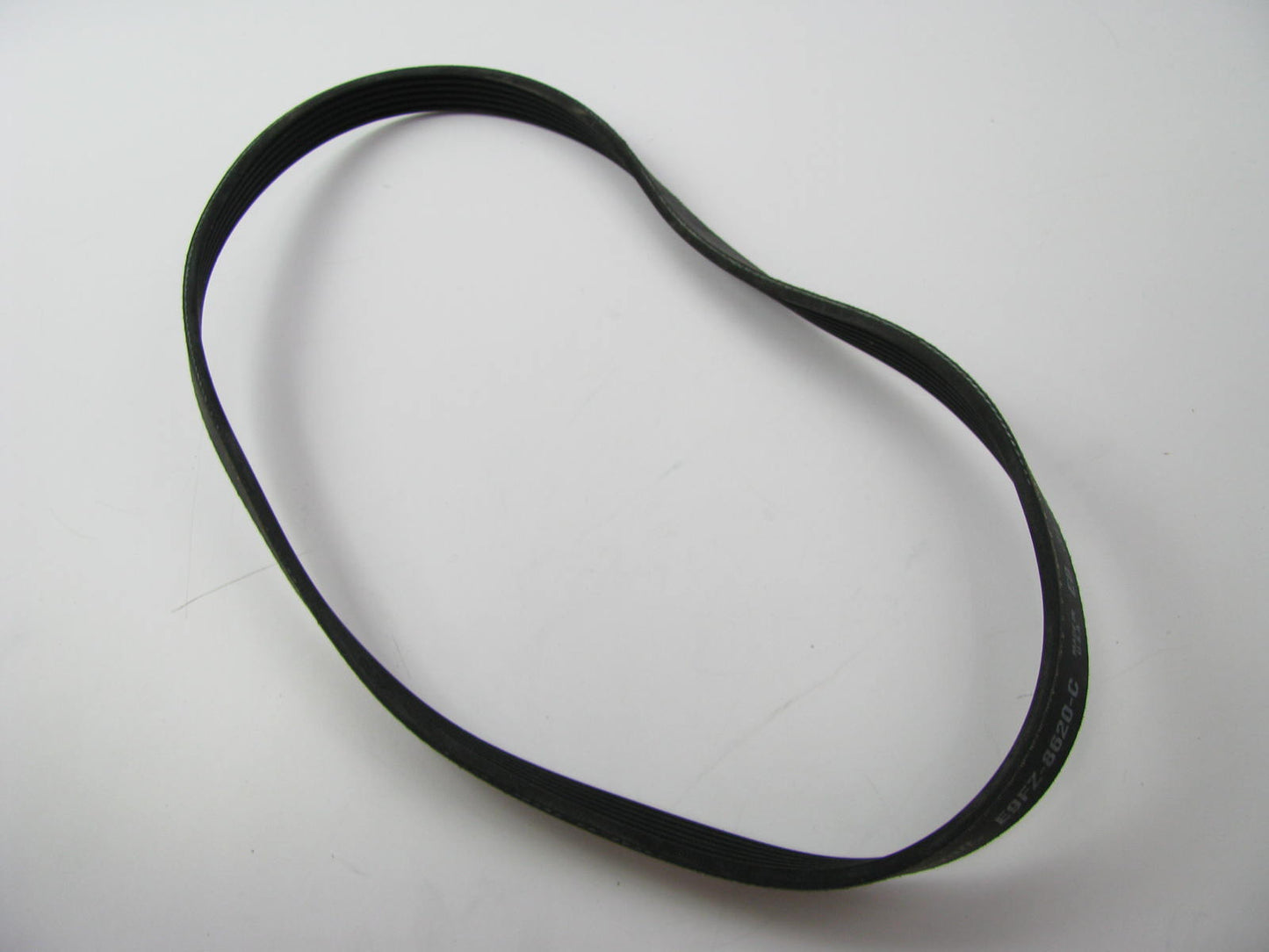 NEW - OEM Ford E9FZ-8620-C Serpentine Belt - 0.84'' X 40.50'' - 6 Ribs