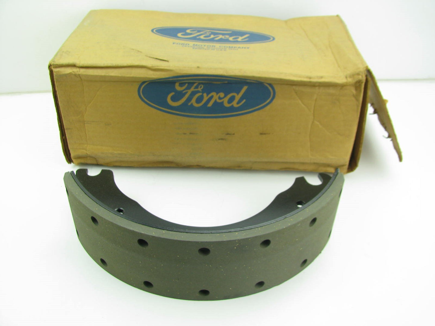 (1) NEW SINGLE GENUINE OEM Ford E9HZ-2018-C Drum Brake Shoe  Medium Duty Truck