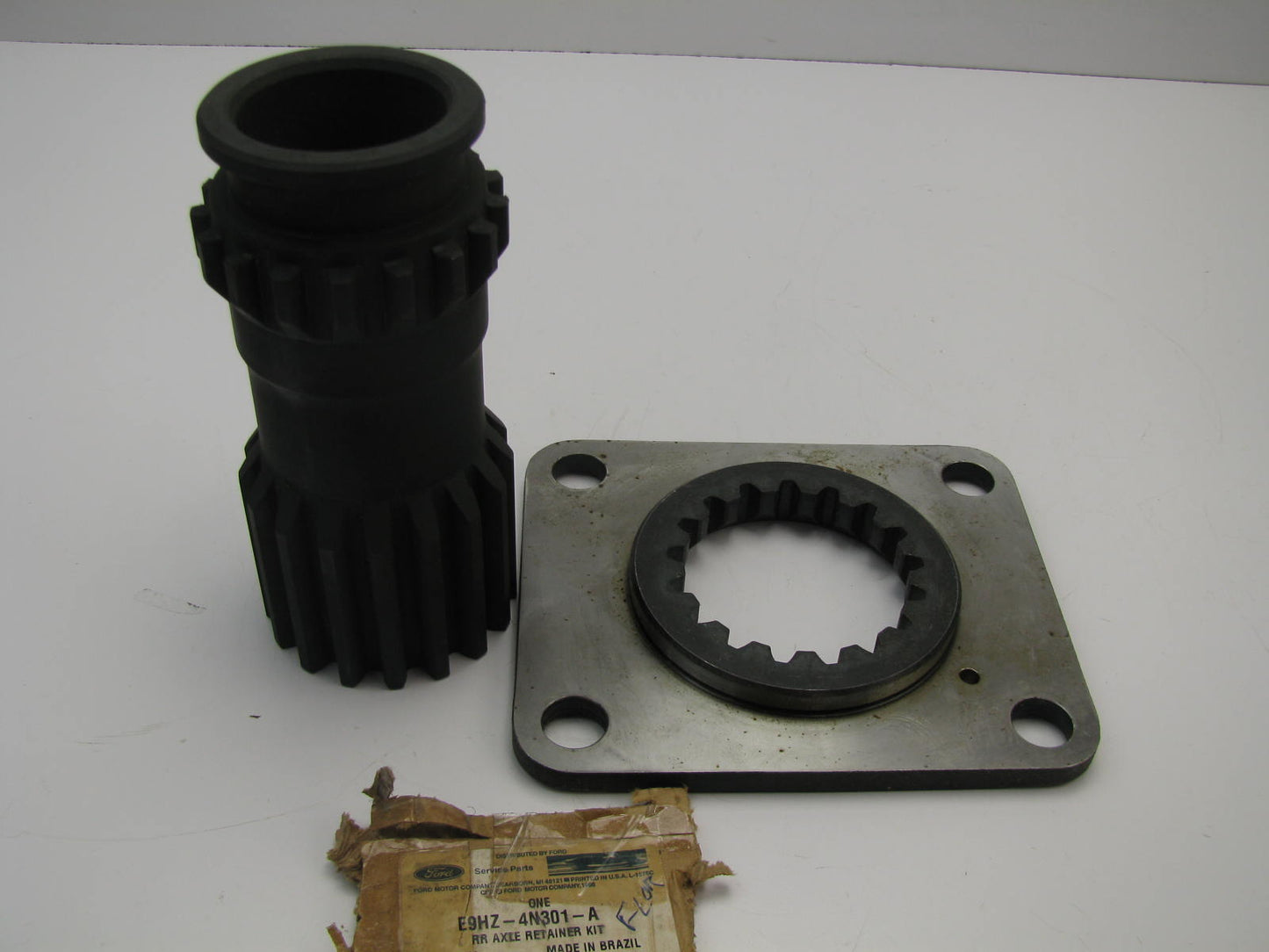 Ford Truck Rear Axle Sliding Differential Retainer