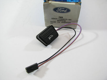 NEW - OEM Ford E9OY-13A805-BA Steering Wheel Right Horn Switch 1989 Continental