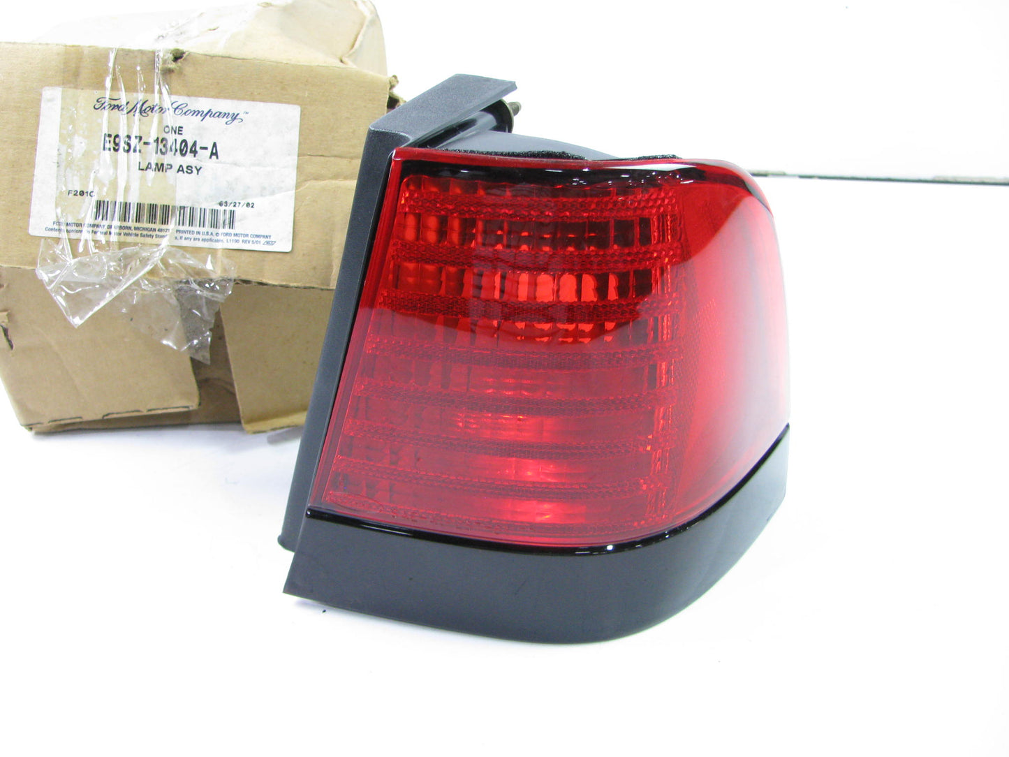 NEW - OEM Ford E9SZ-13404-A Right Tail Light Lamp For 1989-1991 Thunderbird