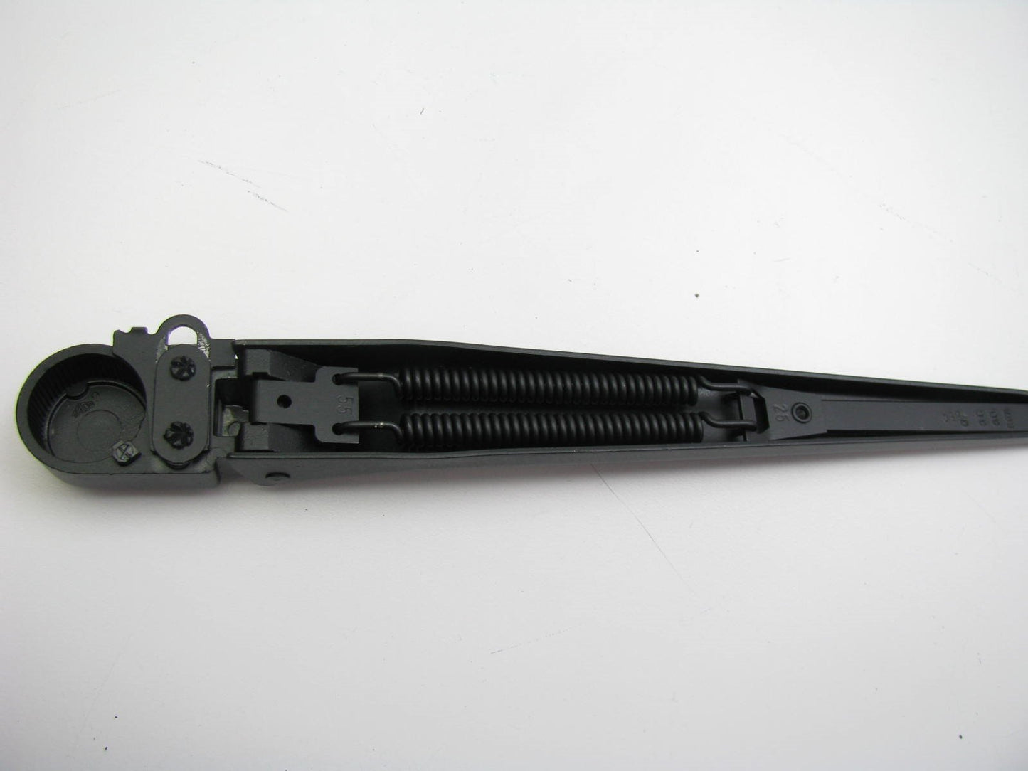 NEW GENUINE Right Passengers Side OEM Ford E9SZ-17526-A Windshield Wiper Arm