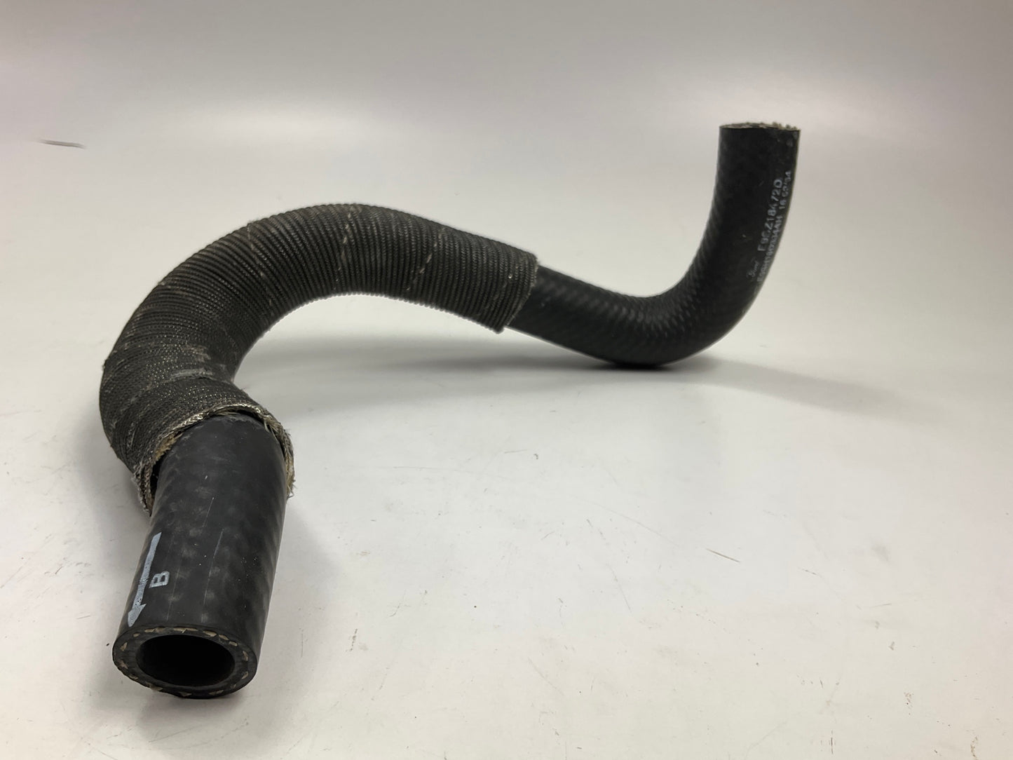 NEW - OEM Ford E9SZ-18472-D HVAC Molded Heater Hose For 1989-1993 Thunderbird