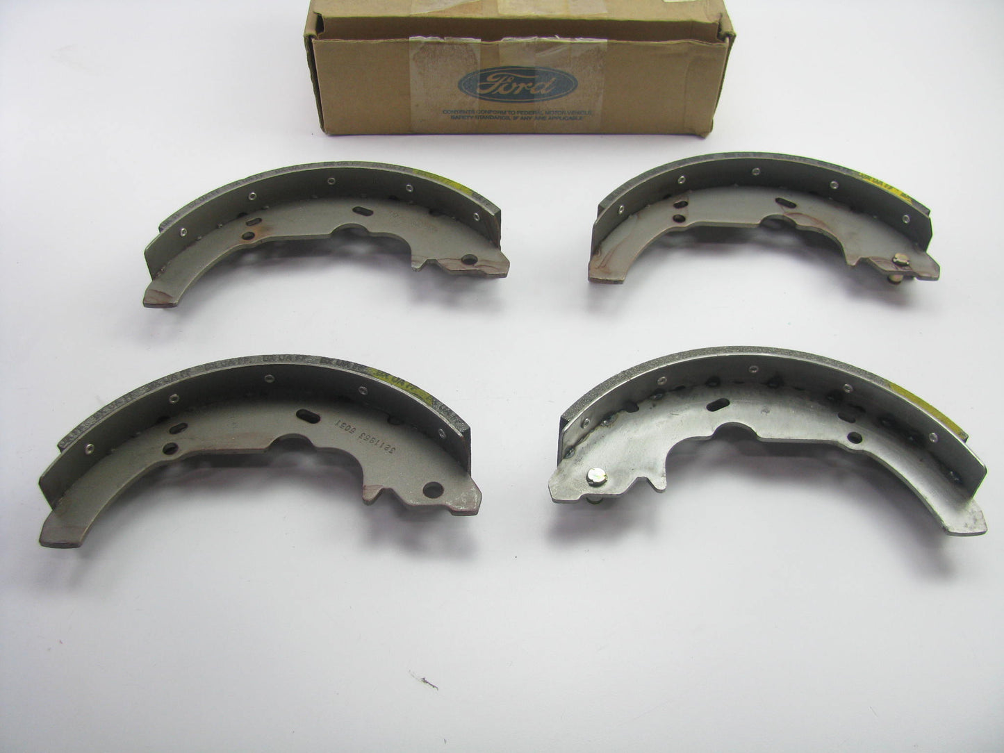 NEW GENUINE OEM Ford E9SZ-2200-A REAR Brake Shoes