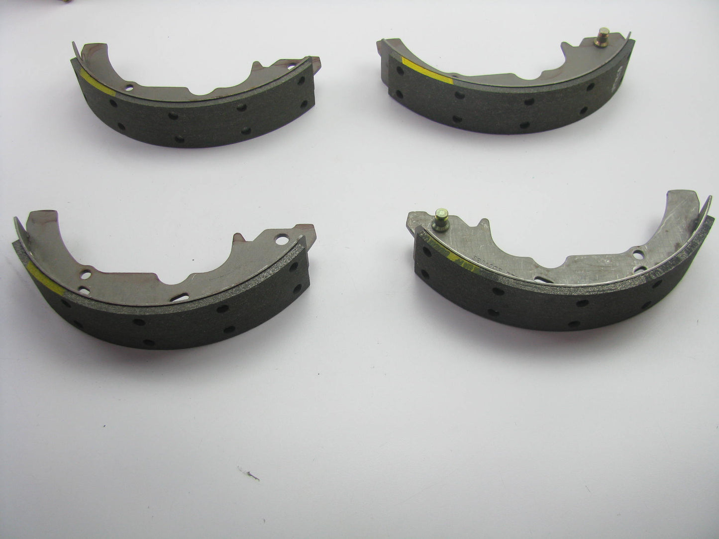 NEW GENUINE OEM Ford E9SZ-2200-A REAR Brake Shoes