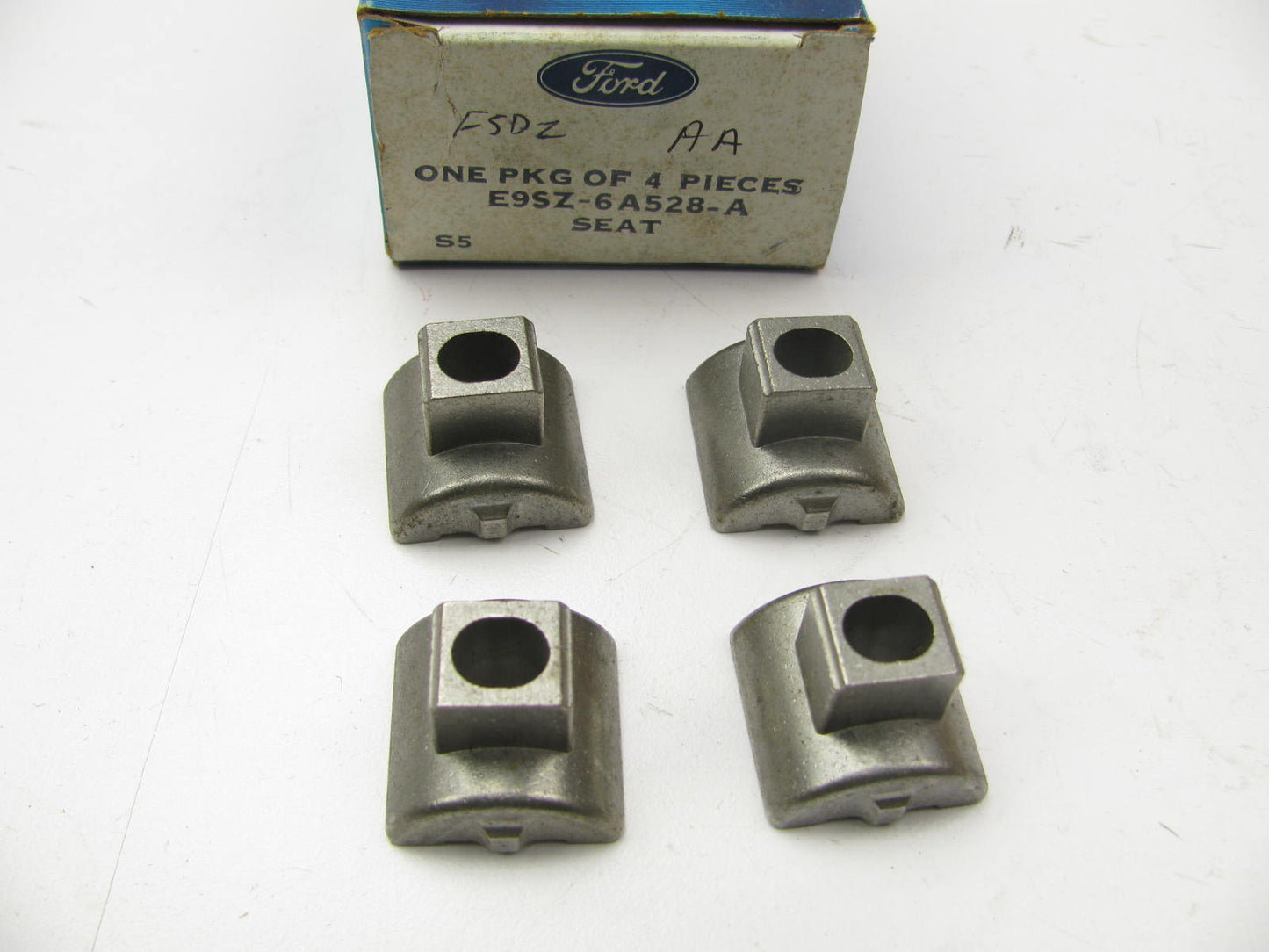 (4) NEW - OEM Ford E9SZ6A528A Valve Rocker Arms Fulcrum Seats 1988-99 3.8L-V6