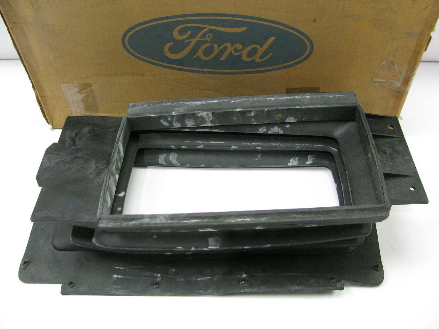 NOS OEM Ford Intercooler Duct E9SZ-6C646-A For 89-93 Cougar Thunderbird