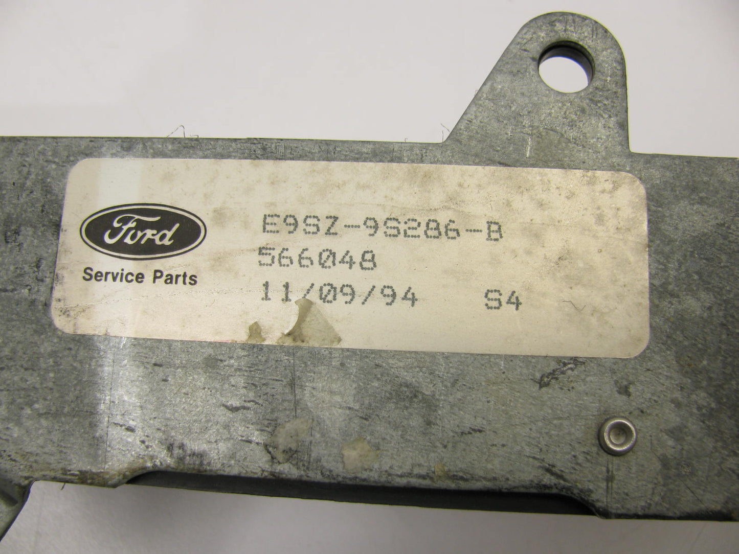 NEW - OEM Ford E9SZ-9S286-B Front Fuel Supply & Return Hose 1989-1990 Supercoupe