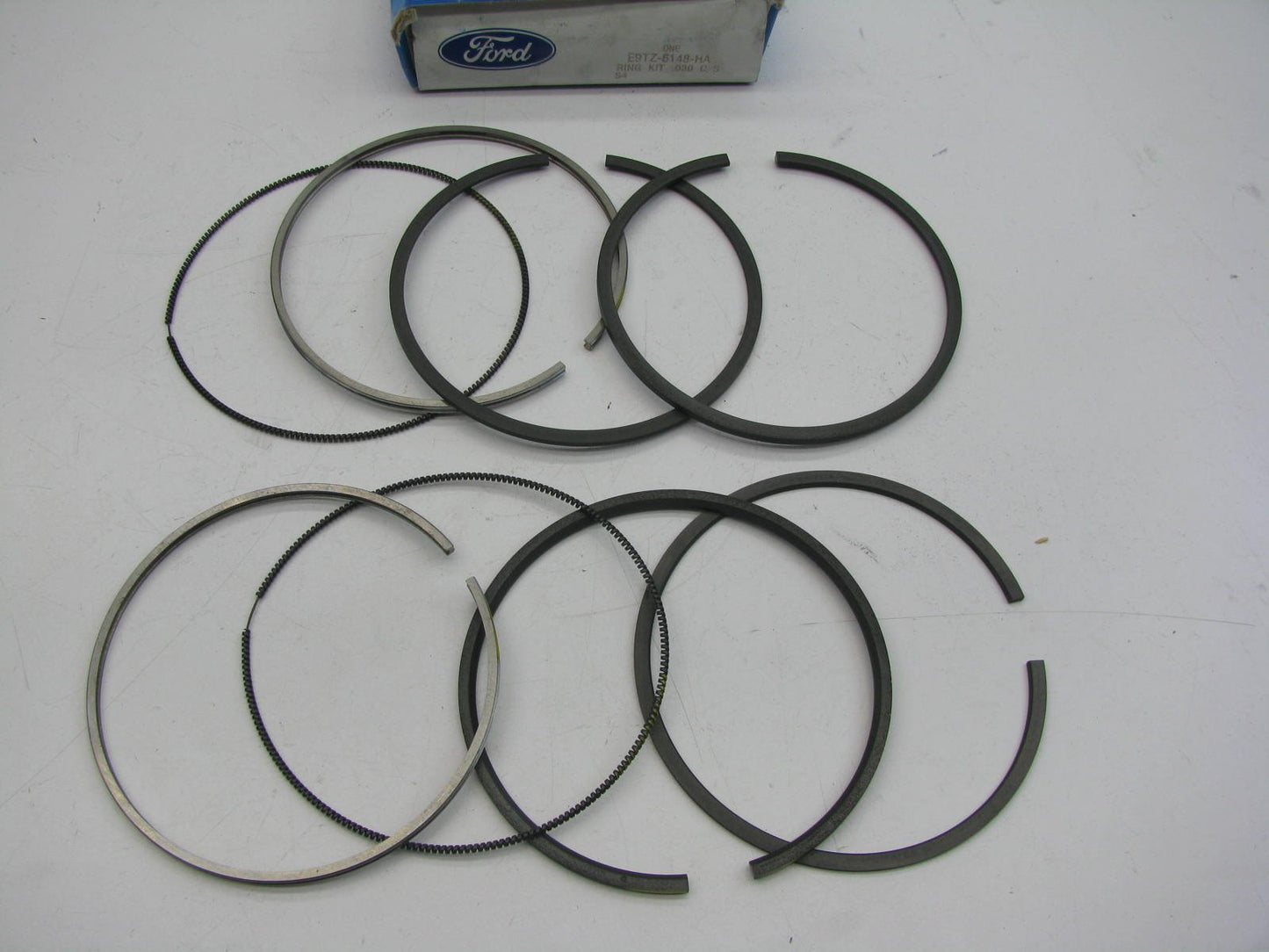 DOES 2 PISTONS Ford E9TZ-6148-HA Partial Piston Rings .030'' 1988-94 7.3L Diesel