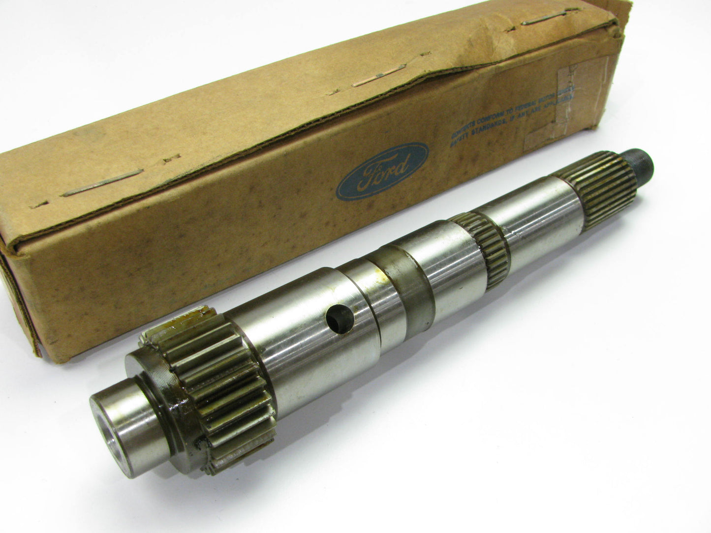NEW - OEM Ford E9TZ-7061-A Transfer Rear Output Shaft 1989 BW3145