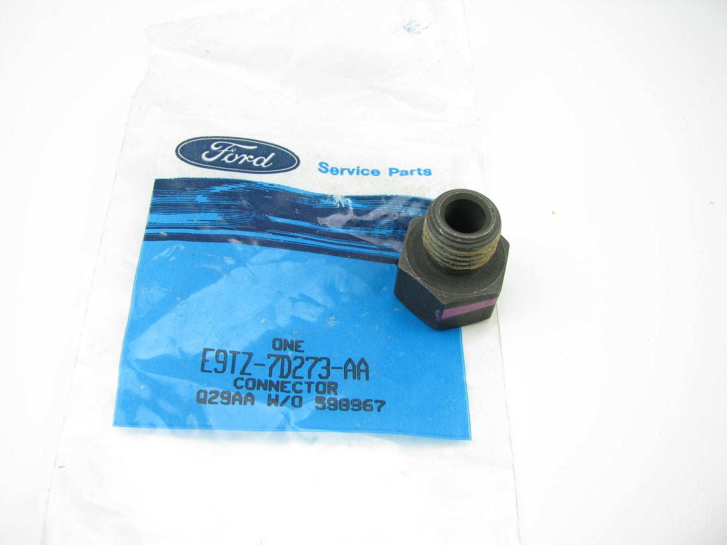 NEW GENUINE Ford E9TZ-7D273-AA Automatic Transmission Oil Tube Connector