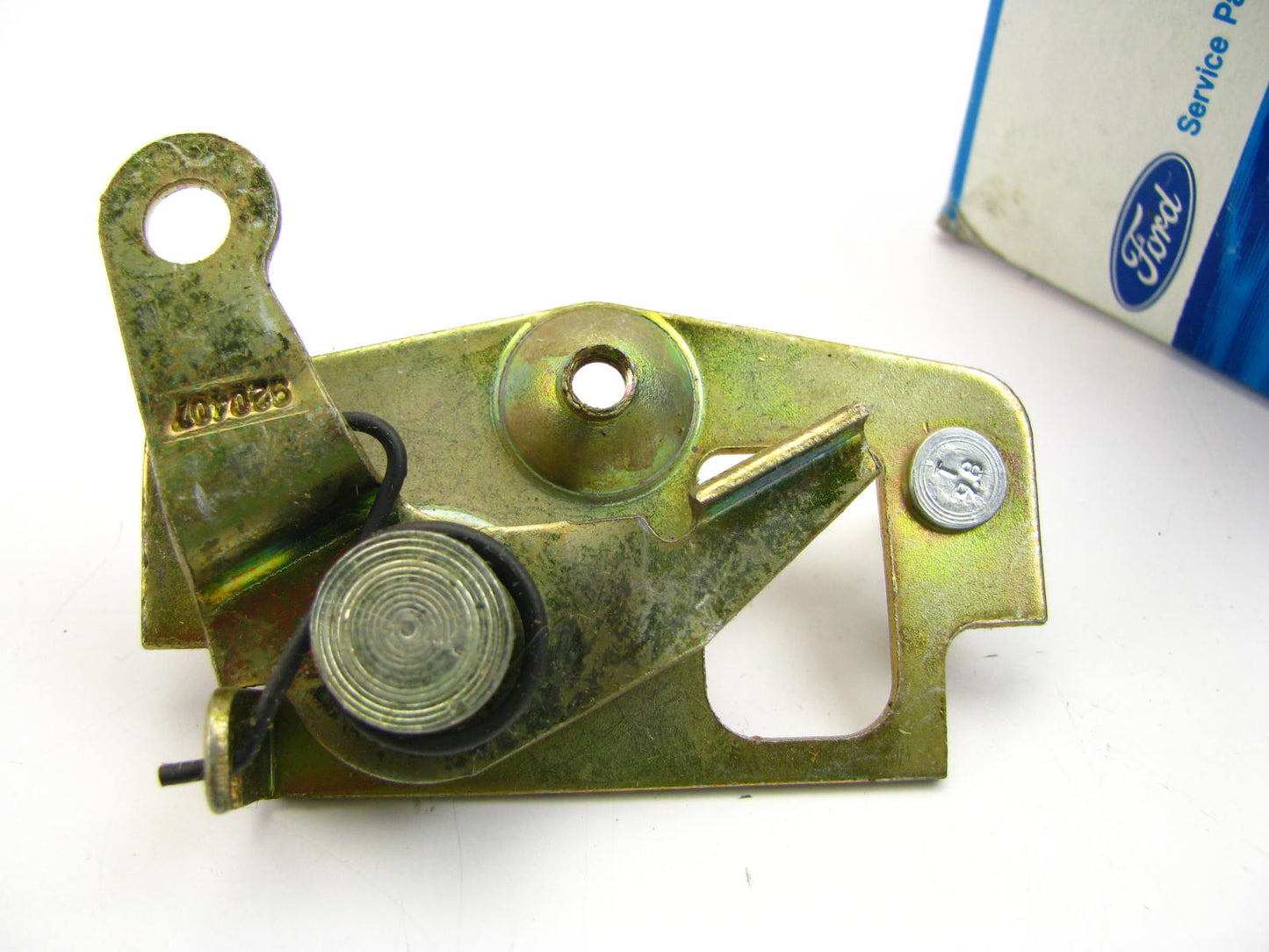 NEW - OEM Ford E9UZ-1521819-A Front Right Latch 1980-1991 E150 E250 E350