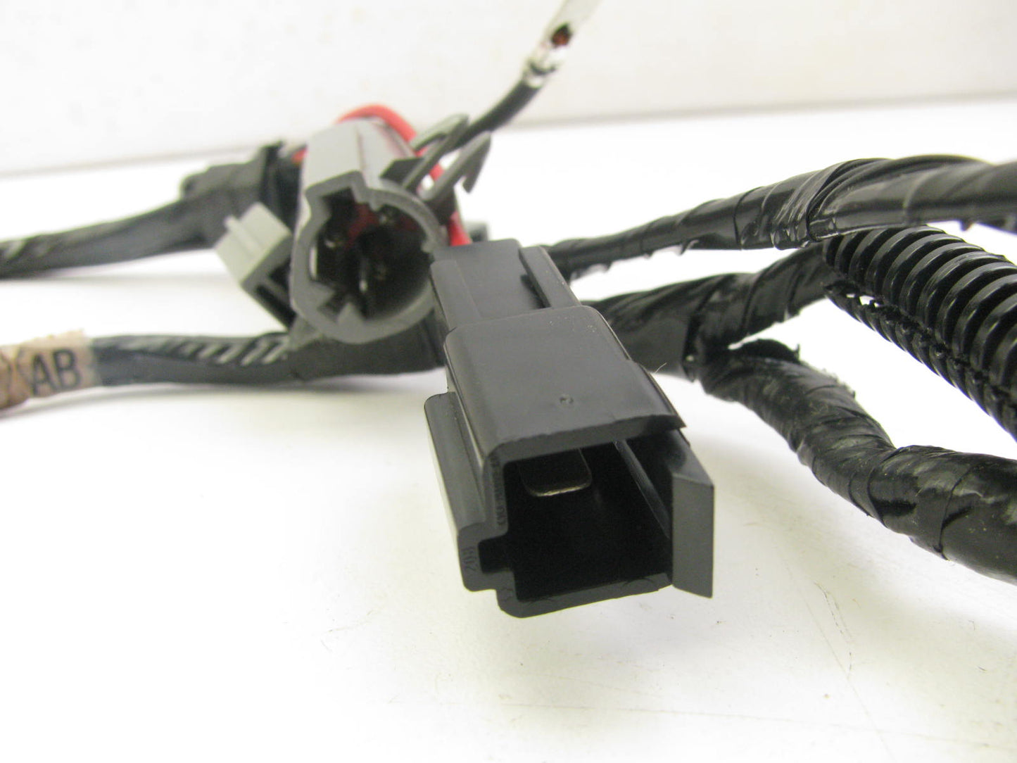 NEW - OEM Ford E9ZZ-13412-A Rear License Lamp Wiring & Socket 1987-1989 Mustang