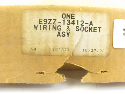 NEW - OEM Ford E9ZZ-13412-A Rear License Lamp Wiring & Socket 1987-1989 Mustang
