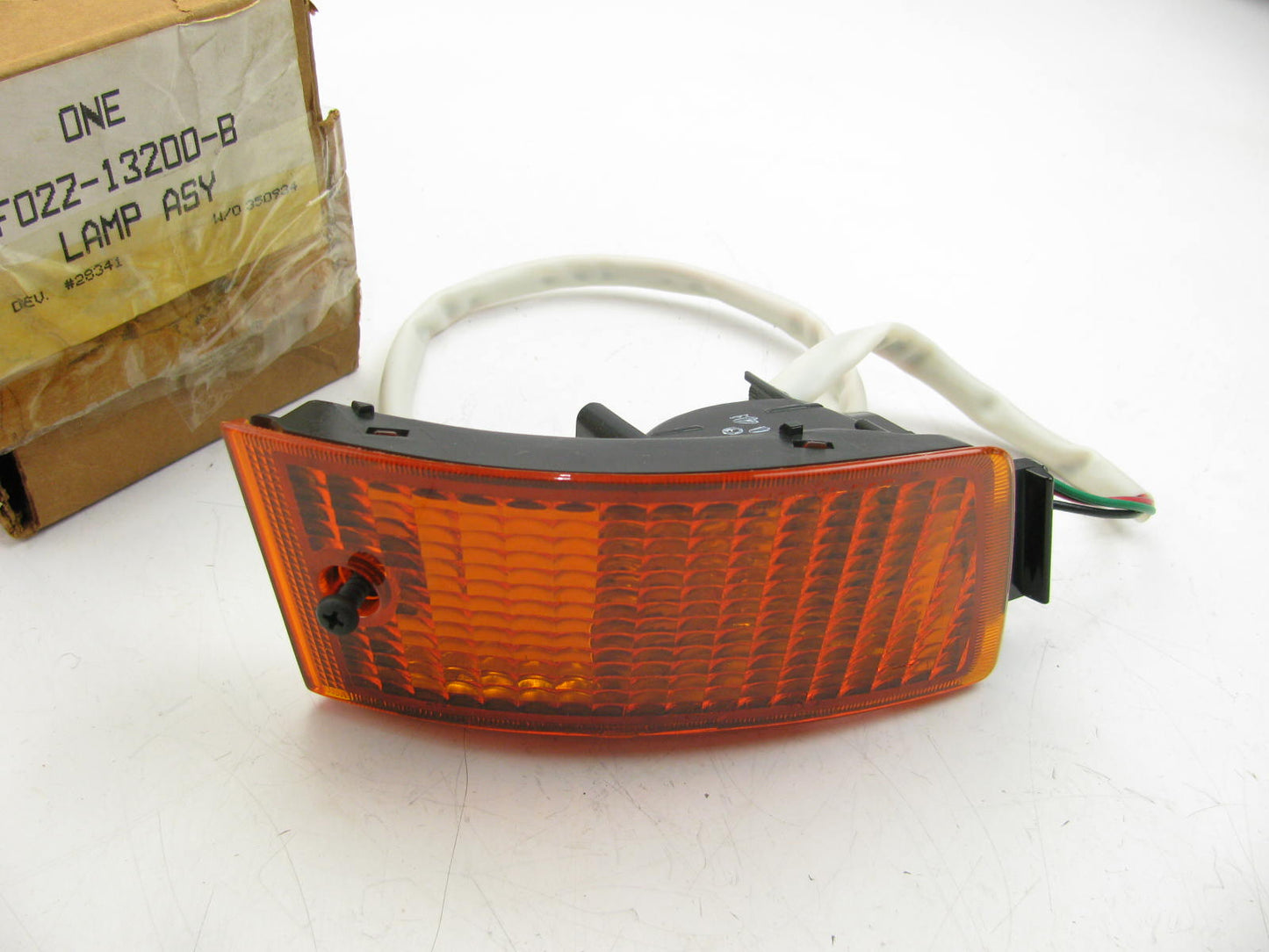 NEW - OEM Ford F02Z-13200-B Front Right Corner Light Lamp 1990-1992 Probe GT