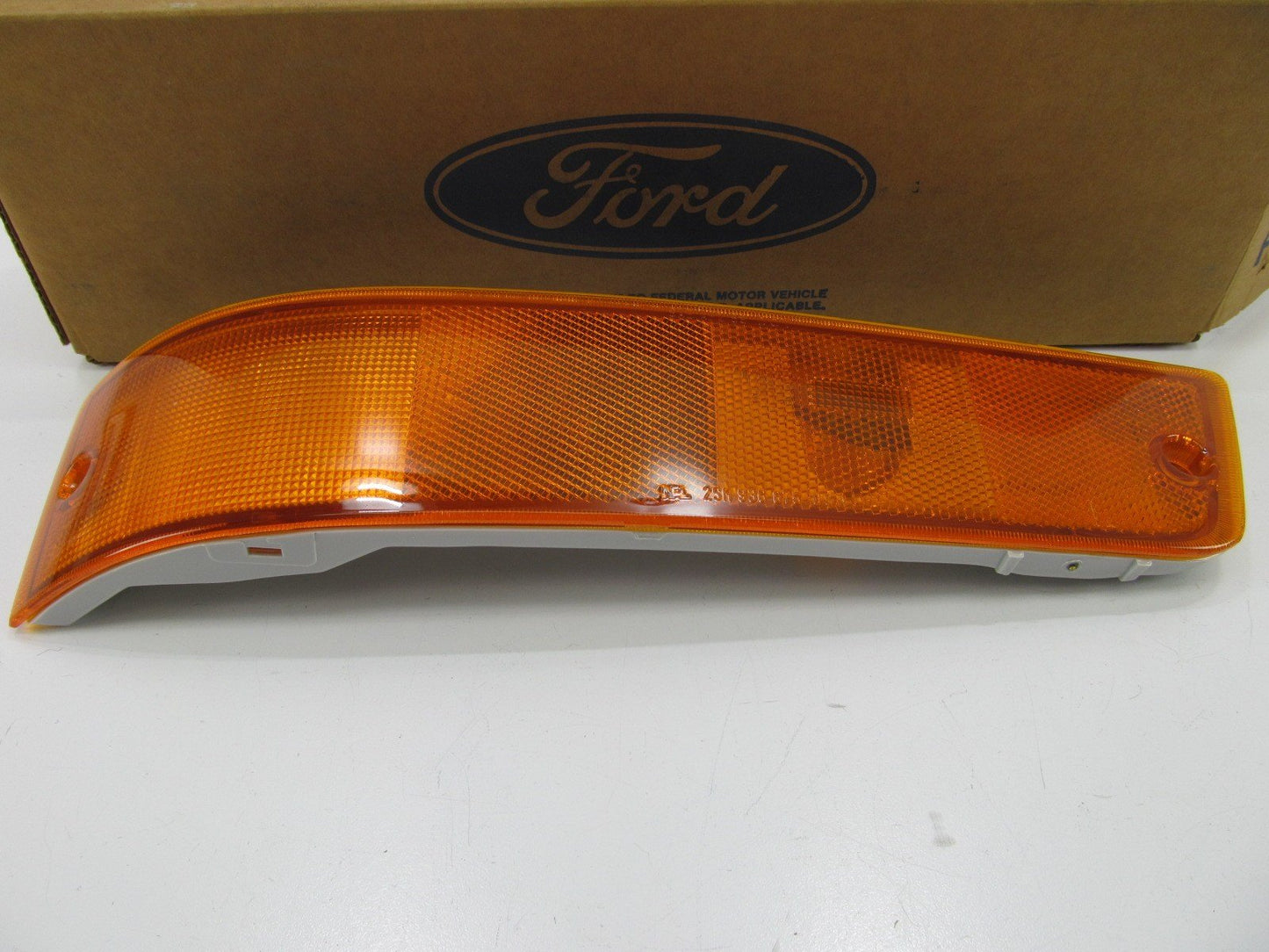 NEW GENUINE  Left Side Marker Light Lamp OEM 1990-1992 Ford Probe F02Z-15A201-B