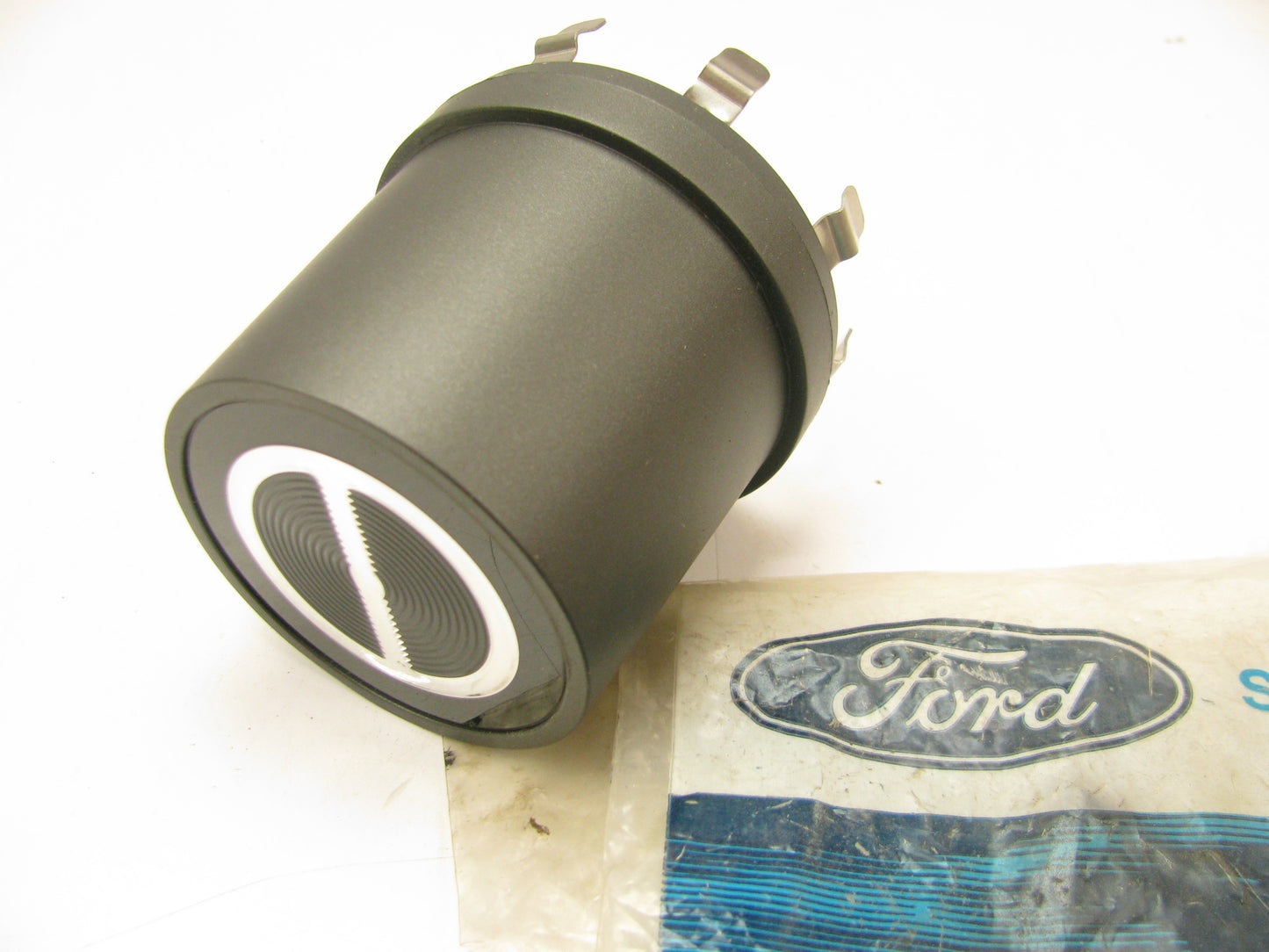 NOS OEM Ford F07Z-1130-D Wheel Hub Center Cap - 1990-1991 Ranger 4WD