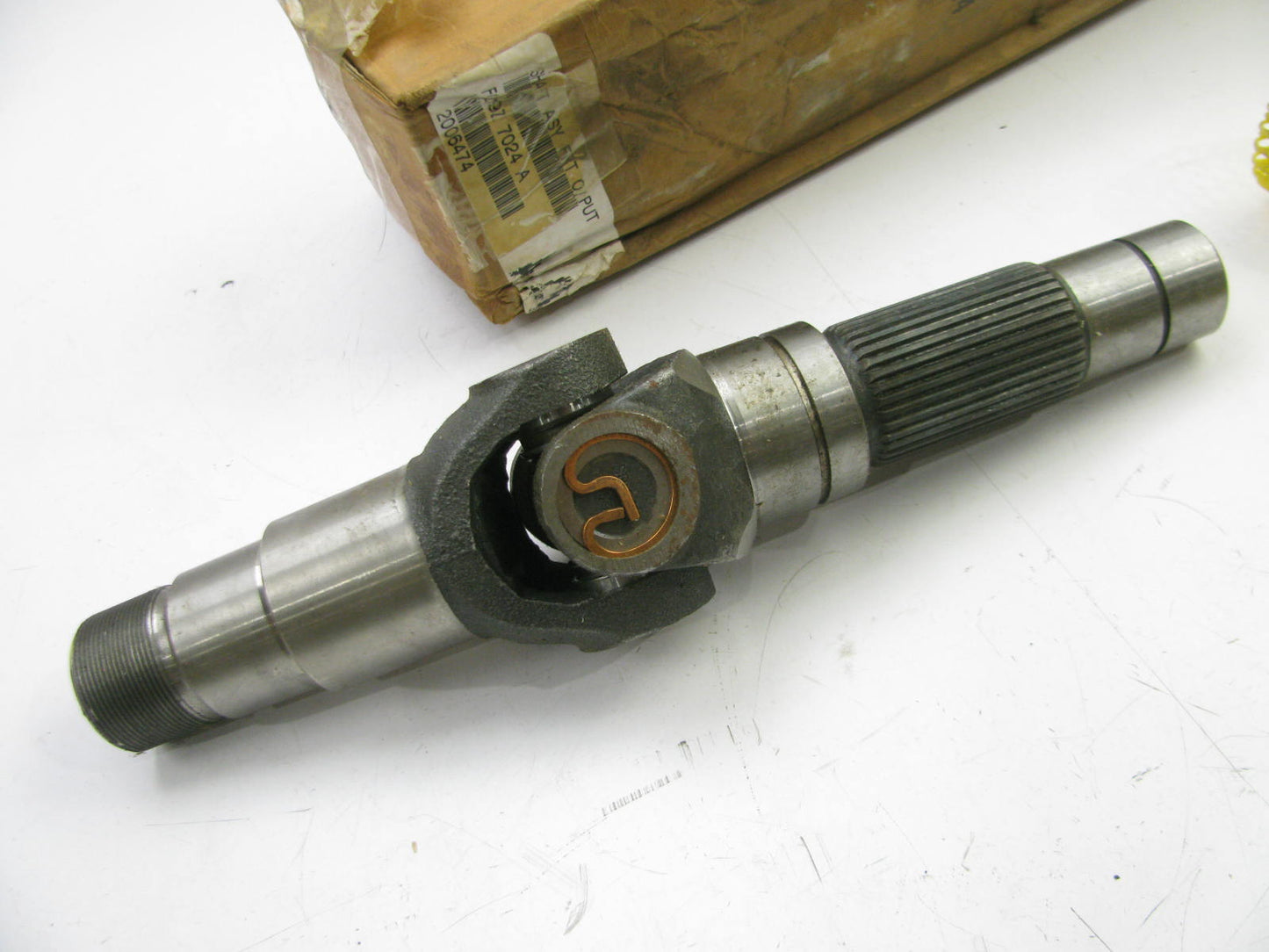NEW - OEM Ford F09Z-7024-A Front Output Shaft For Dana 28 Transfer Case