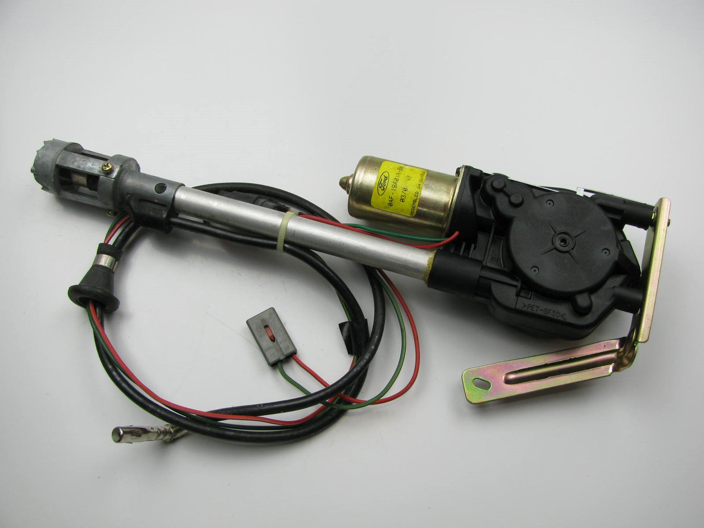 NEW OUT OF BOX Ford F0AF-19A018-BB Power Antenna - 1988-1991 LTD Crown Victoria