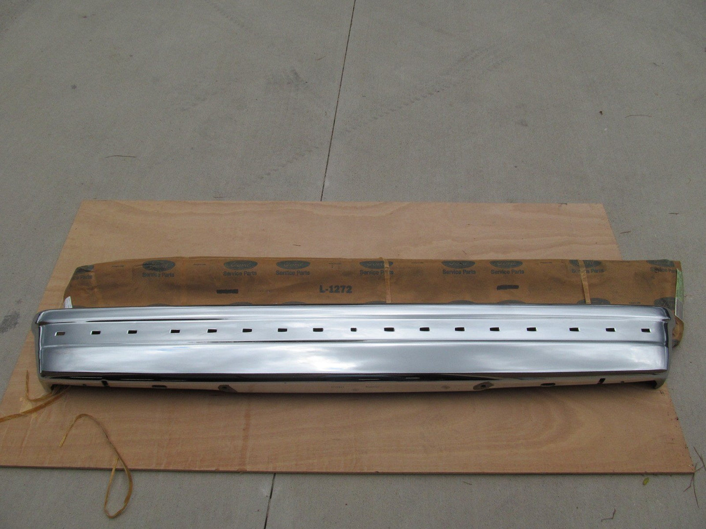 NEW GENUINE OEM Ford F0AZ-17906-A Chrome Rear Bumper 1988-91 LTD Crown Victoria