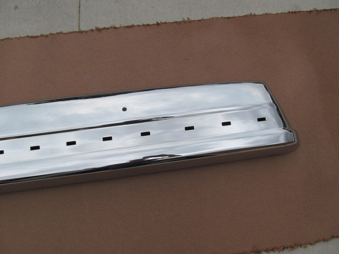 NEW GENUINE Rear Chrome Bumper 1988-1991 Ford LTD Crown Victoria F0AZ-17906-E