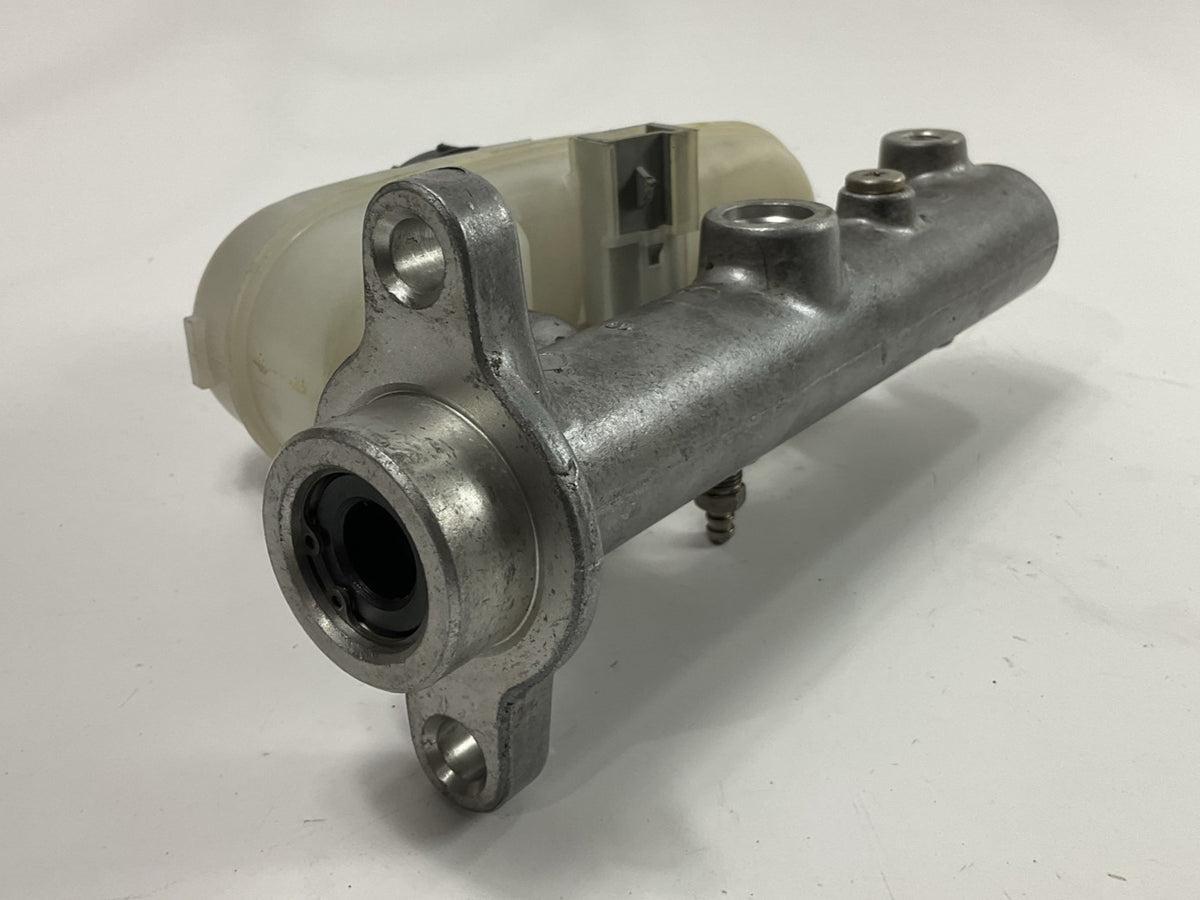REMAN. - OEM Ford F0AZ-2140-BX Brake Master Cylinder