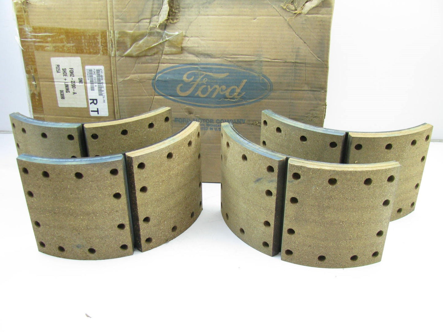 NEW GENUINE OEM Ford F0HZ-2200-A Heavy Truck Brake Shoes 15x7'' Lucas