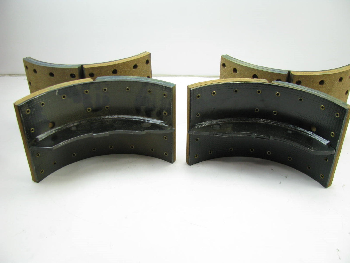 NEW GENUINE OEM Ford F0HZ-2200-A Heavy Truck Brake Shoes 15x7'' Lucas