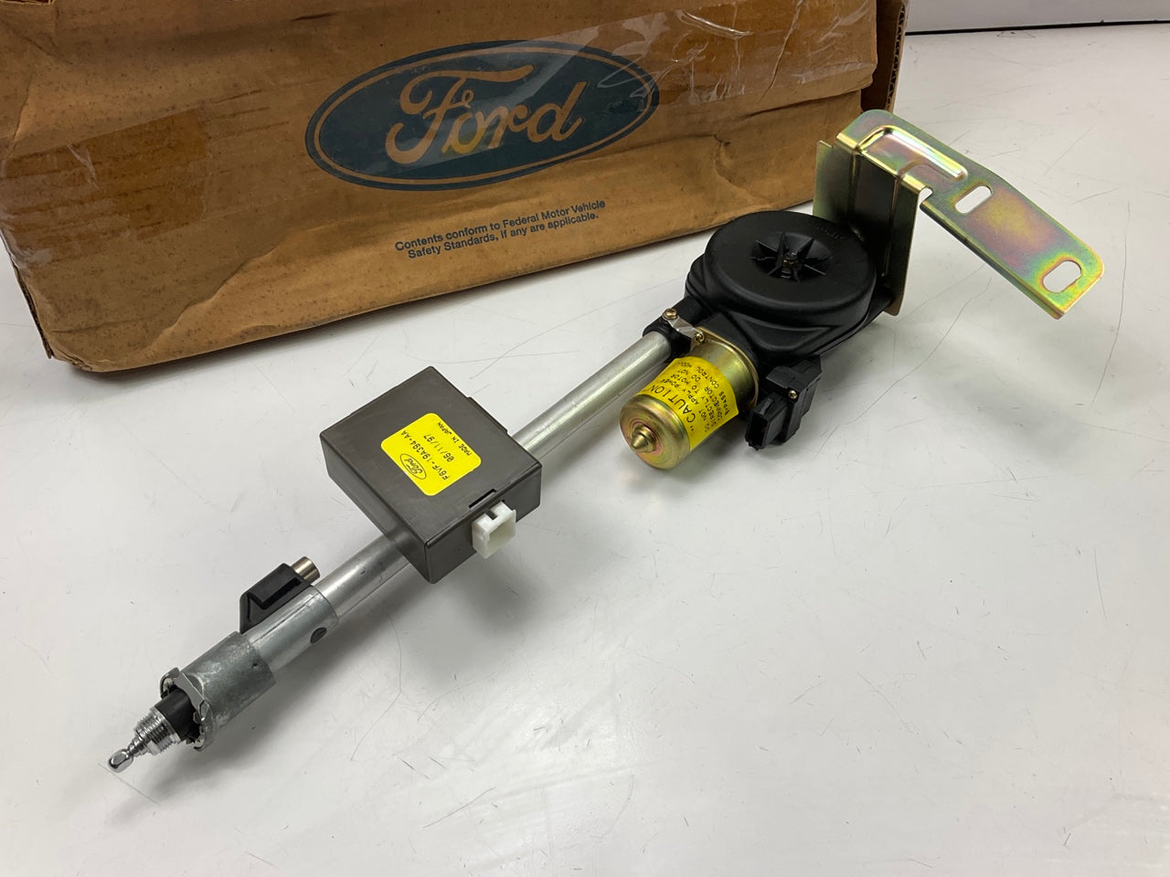 NEW GENUINE OEM Ford F0OY-18850-A Power Antenna For 1990-94 Lincoln Continental