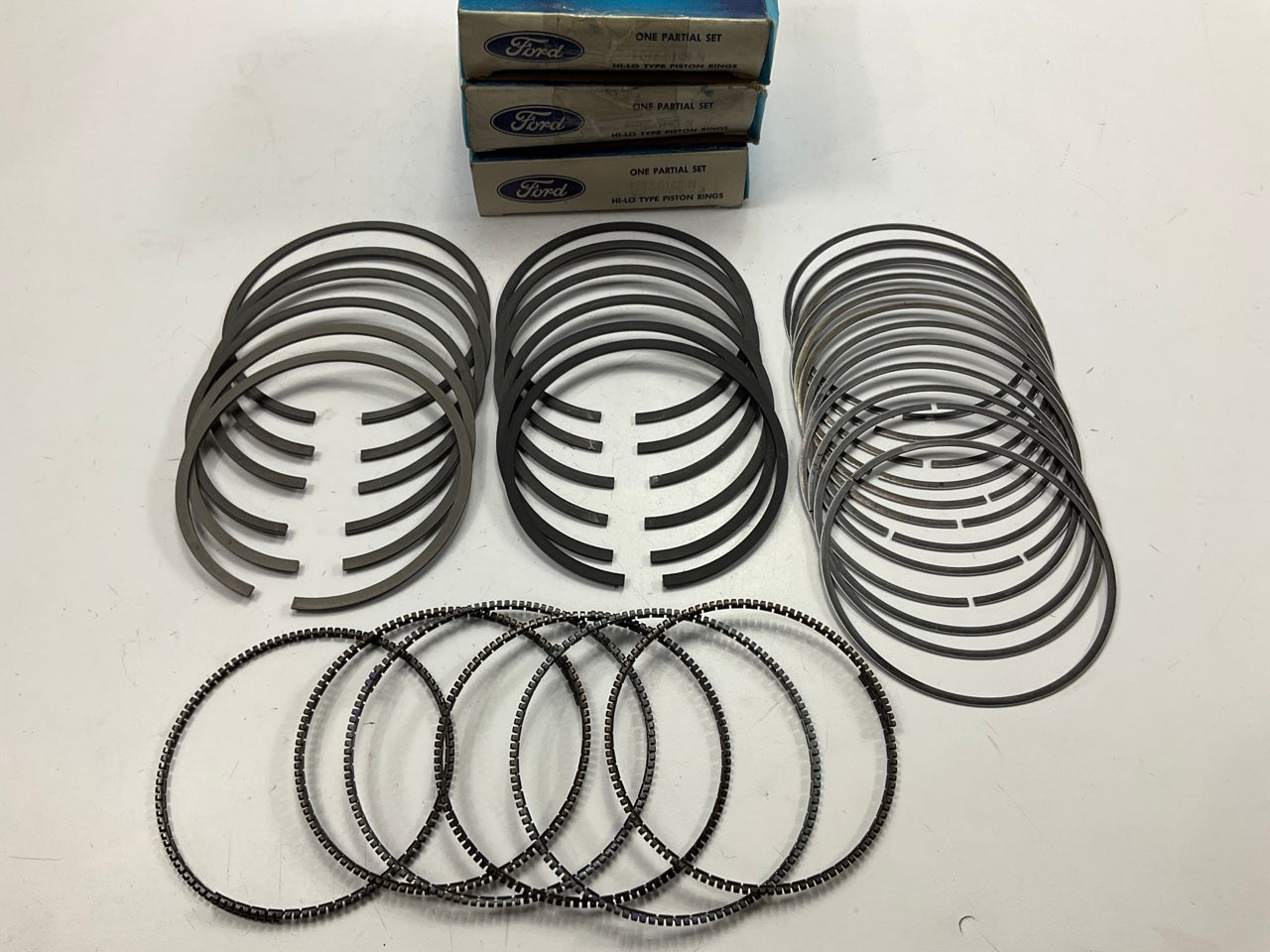 NEW - OEM Ford F0TZ-6148-N Engine Piston Rings .020'' 1990-2000 4.0L-V6 OHV
