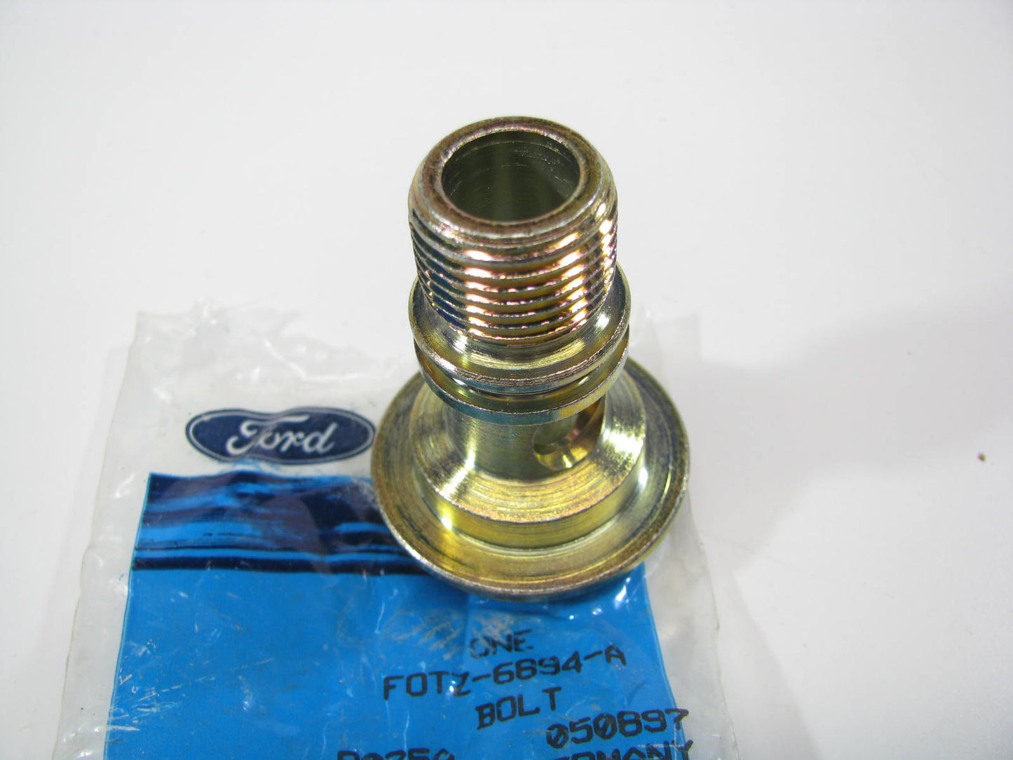 NEW - OEM Ford F0TZ-6894-A Engine Oil Filter Bolt 1990-2010 4.0L-V6