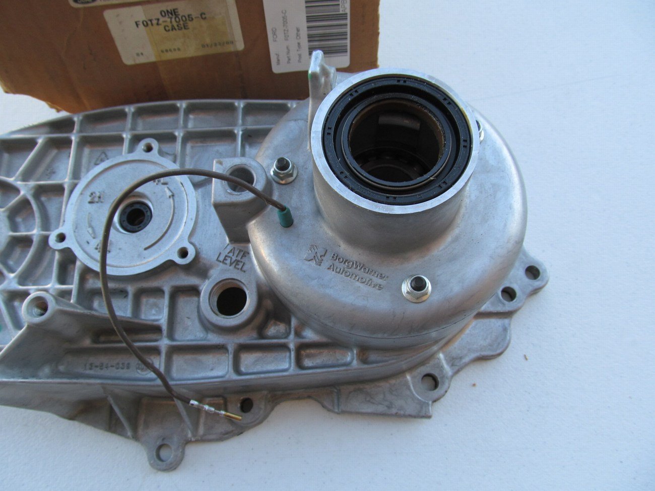 NEW - OEM Ford F0TZ-7005-C BORG WARNER 1354 Transfer Case EMPTY Rear Housing
