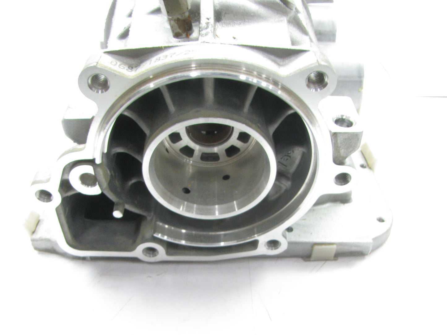 NEW - OEM Ford F0TZ-7005-F A4LD 4.0L Roller Type Sprag Auto Transmission Housing
