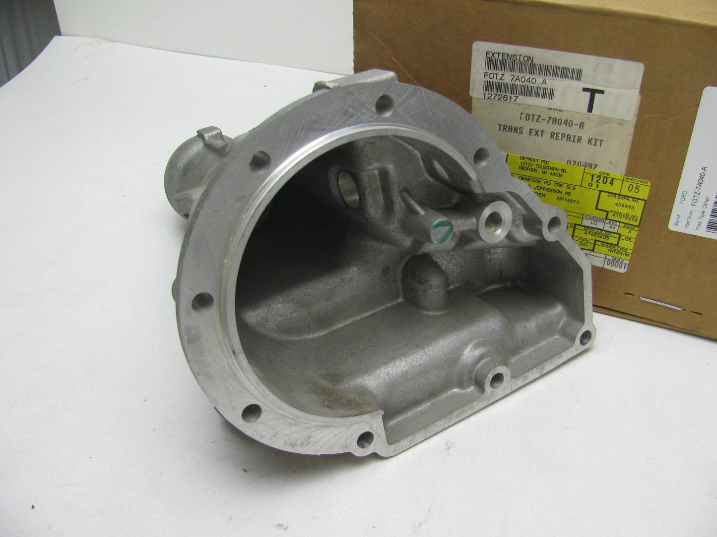 NEW Ford F0TZ-7A040-A Transmission Tail Shaft Housing E4OD 4R100 E9TP-7A040-FA