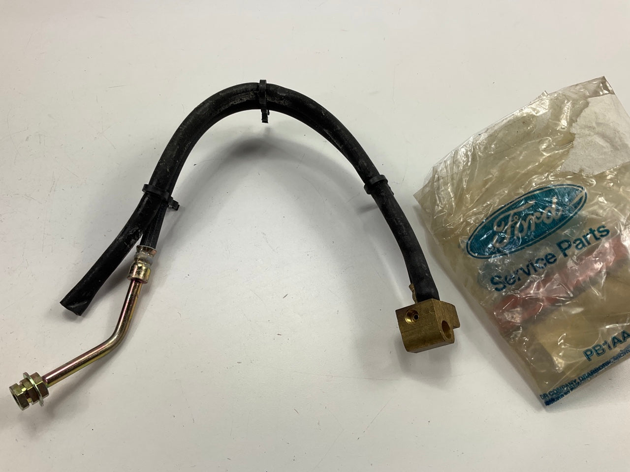 NEW - OEM Ford F0UZ-2282-B Rear Center Brake Hose