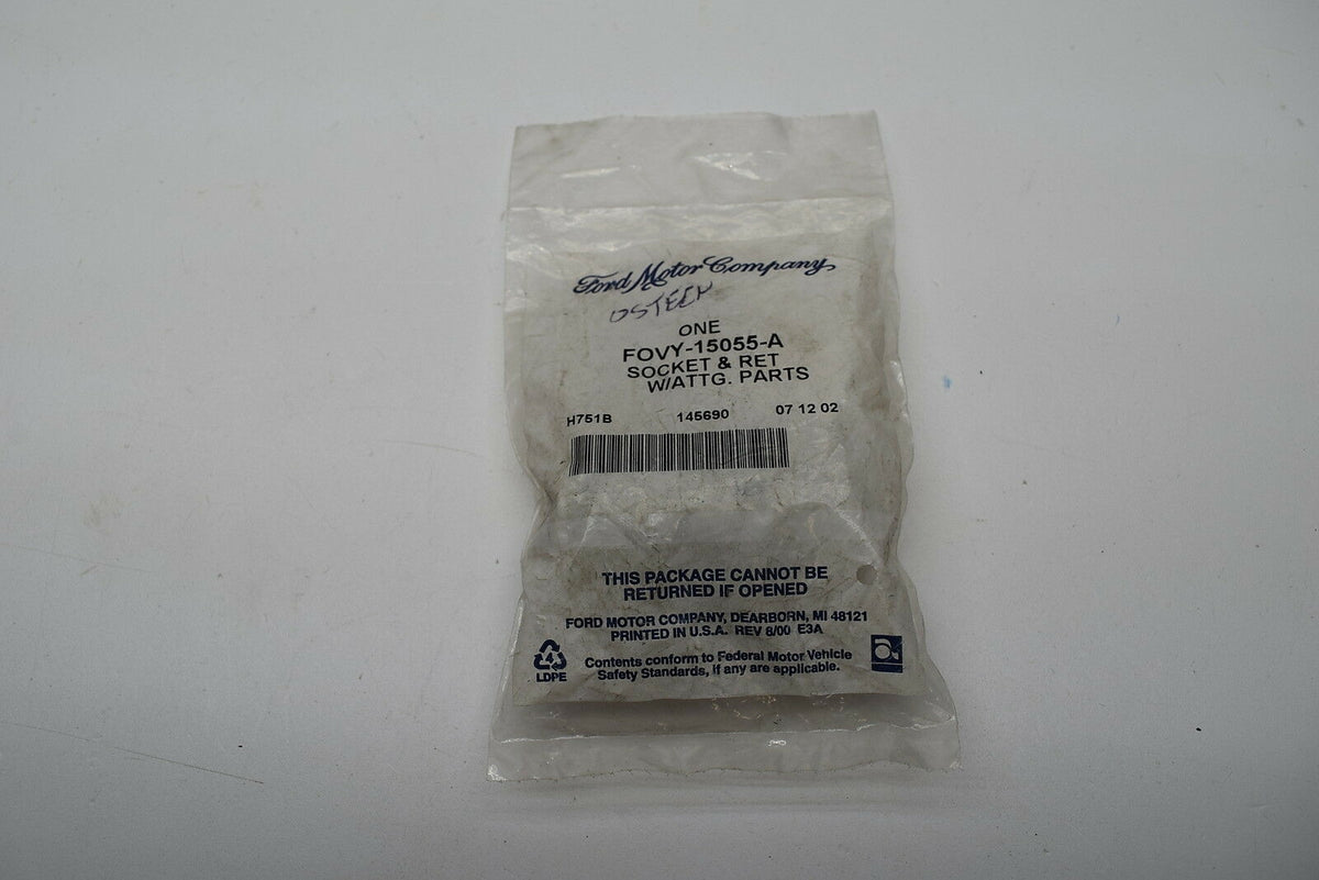 NEW - OEM Ford F0VY-15055-A Cigar Lighter Socket & Retainer 1990-1994 Town Car