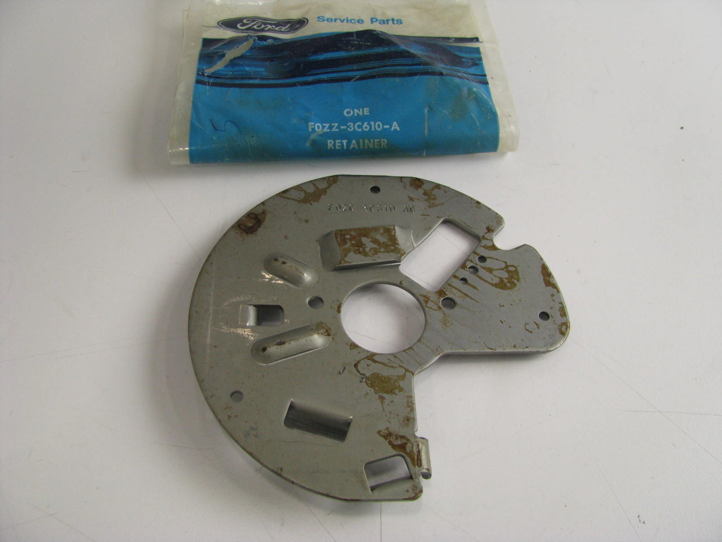 NEW - OEM Ford F0ZZ-3C610-A Steering Column Bearing Retainer 1990-1991 Mustang
