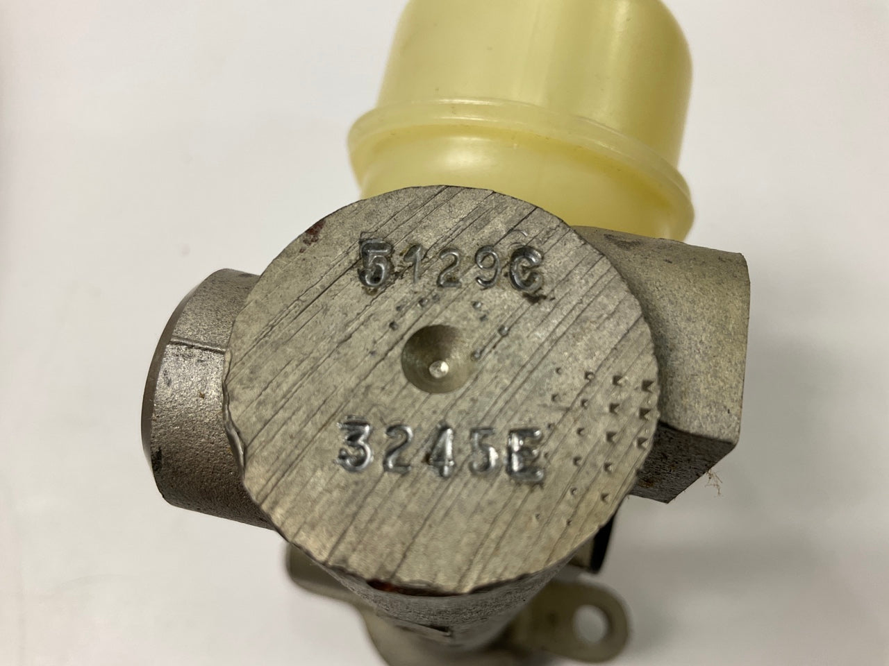 NEW - OEM Ford F1DZ-2140-B Brake Master Cylinder