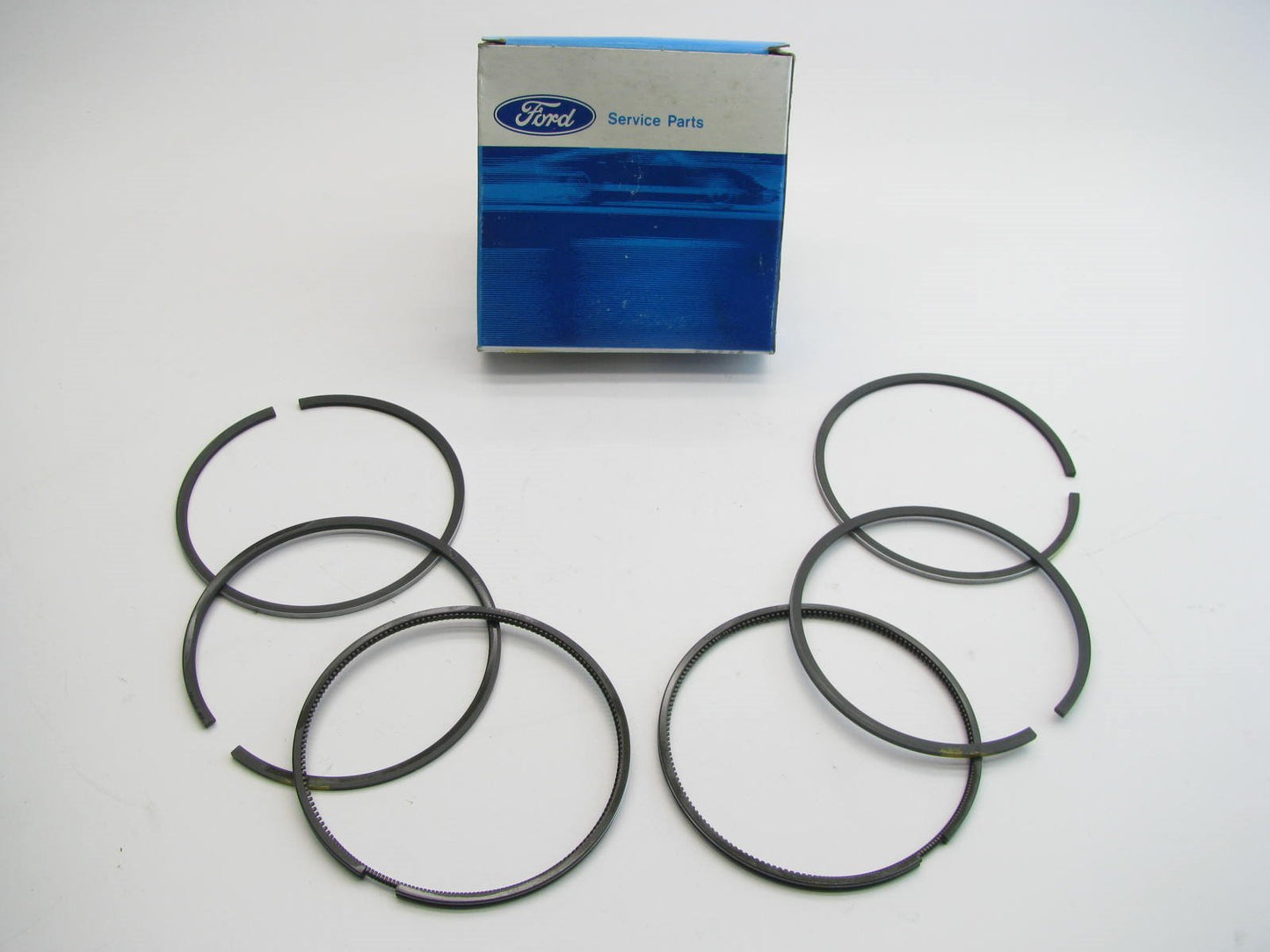 DOES 2 PISTONS - NEW Ford F1HZ-6148-CA .030 Piston Rings For 6.6L 401 FTO Diesel