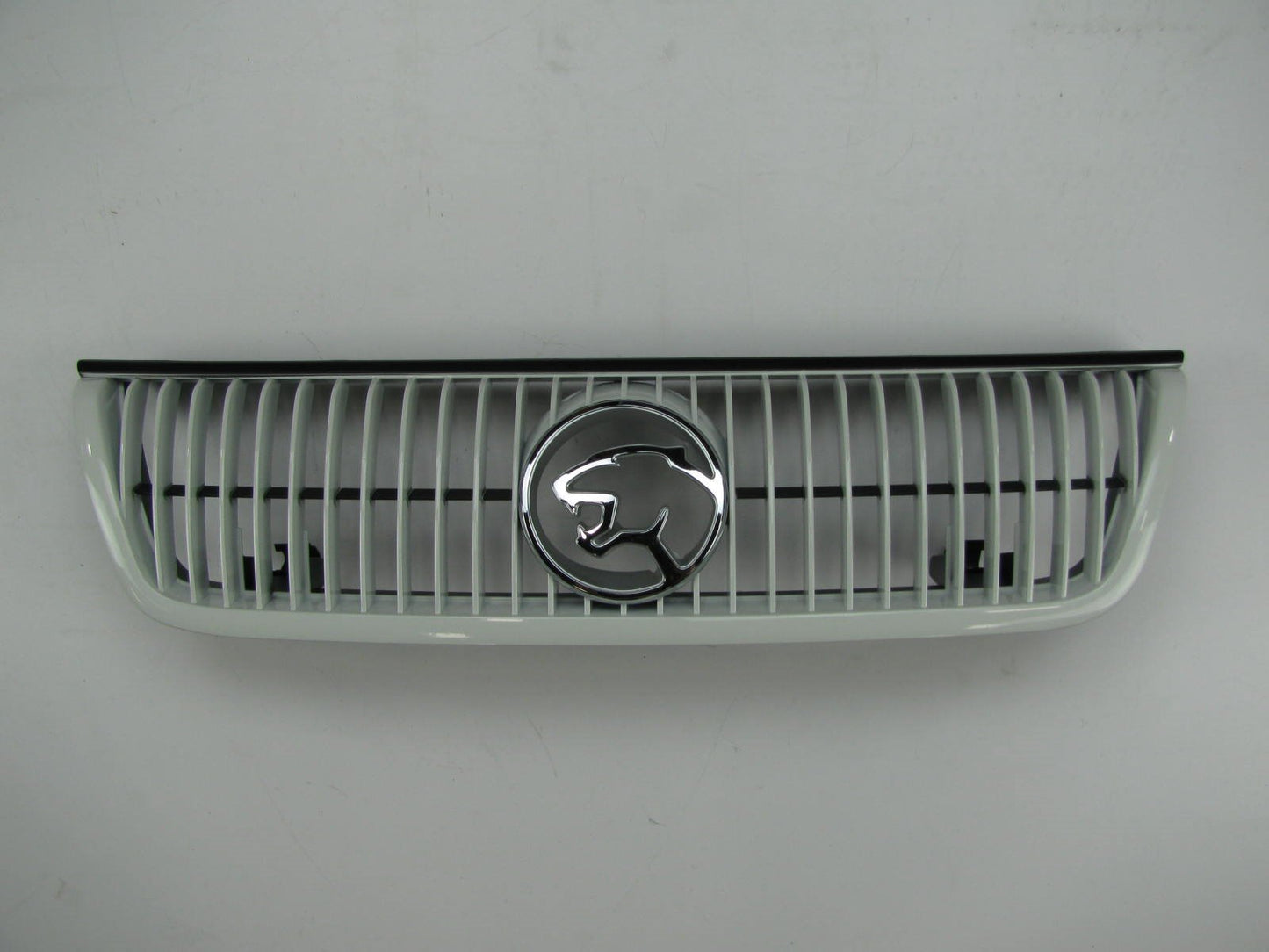 NOS 1991-1992 Mercury Cougar XR-7 Oxford White Front Grille OEM Ford F1WY-8200-C