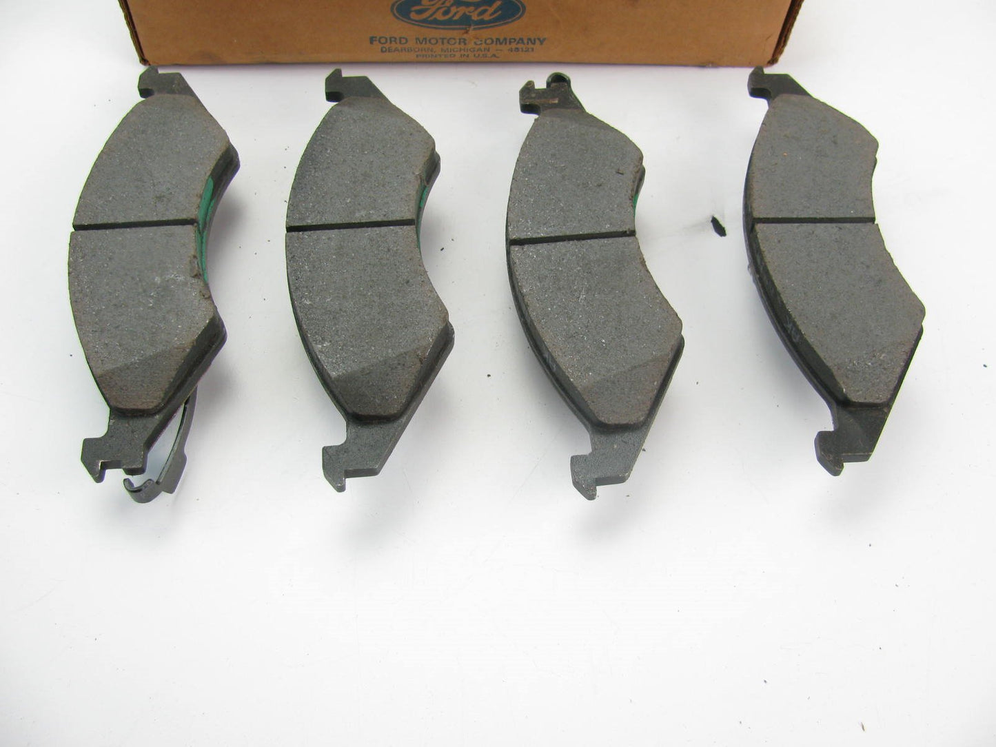 NEW GENUINE OEM Ford F20Y-2001-A FRONT Disc Brake Pads