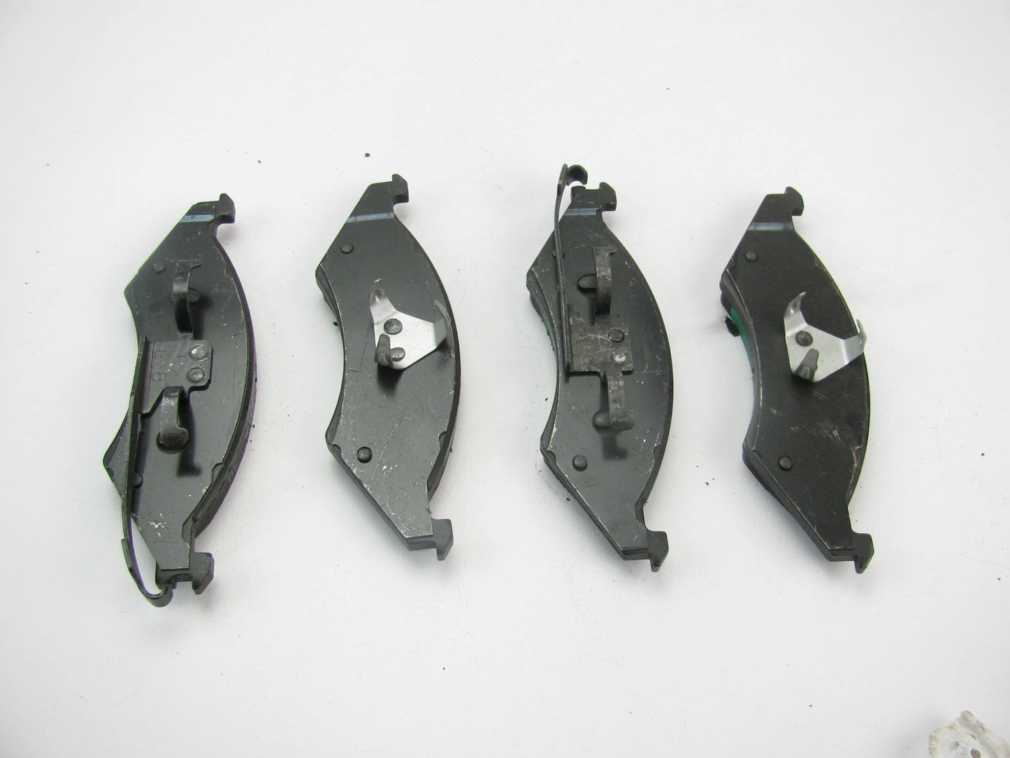 NEW GENUINE OEM Ford F20Y-2001-A FRONT Disc Brake Pads