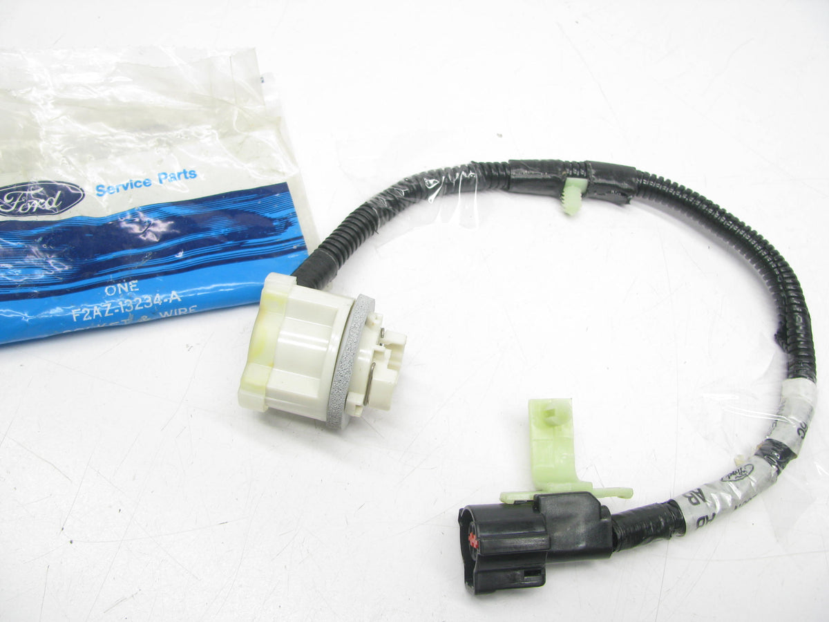 NOS OEM Ford Front Side Marker Light Bulb Socket Wire Harness F2AZ-13234-A