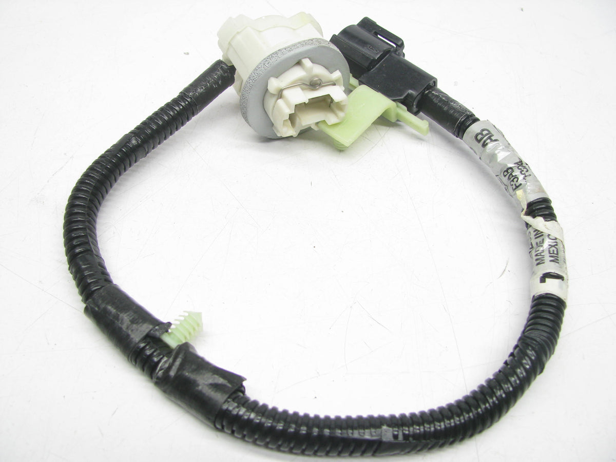 NOS OEM Ford Front Side Marker Light Bulb Socket Wire Harness F2AZ-13234-A
