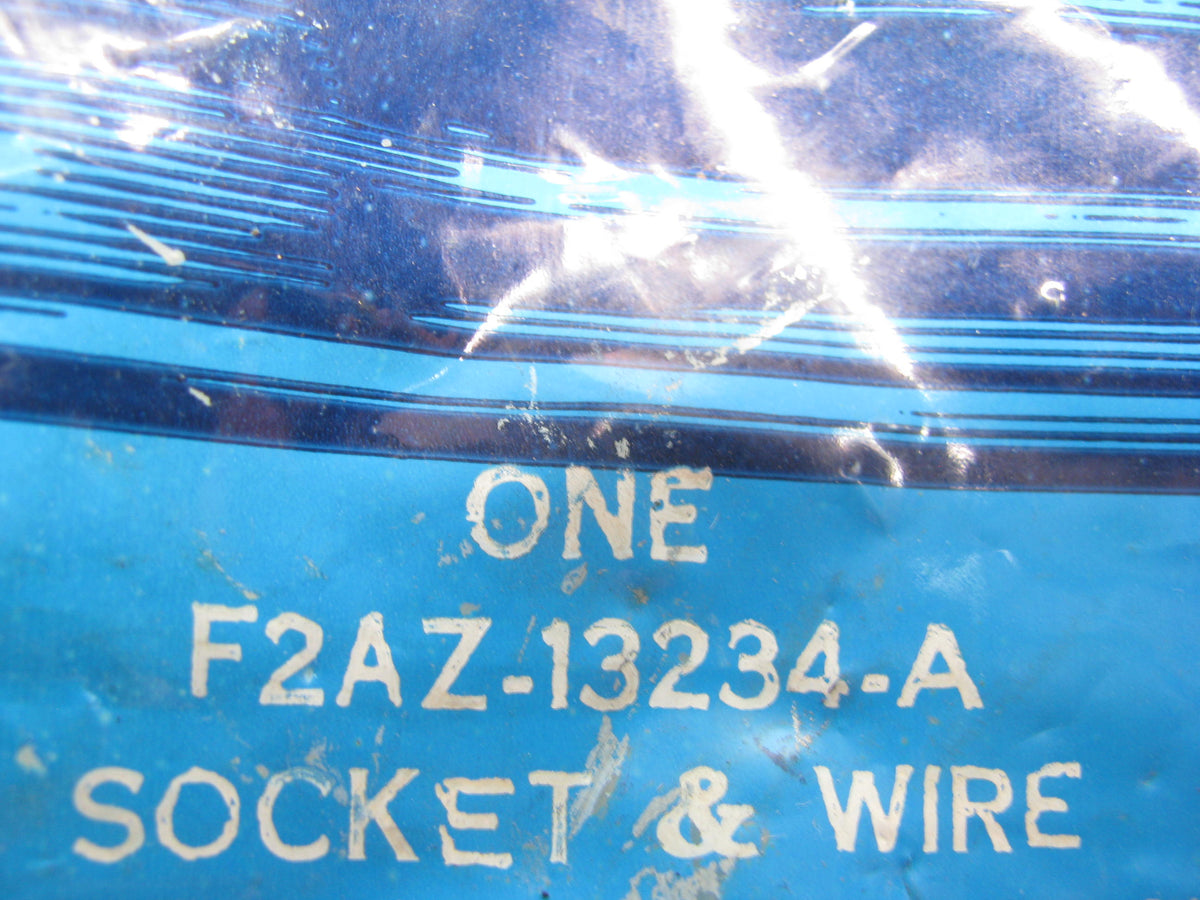 NOS OEM Ford Front Side Marker Light Bulb Socket Wire Harness F2AZ-13234-A