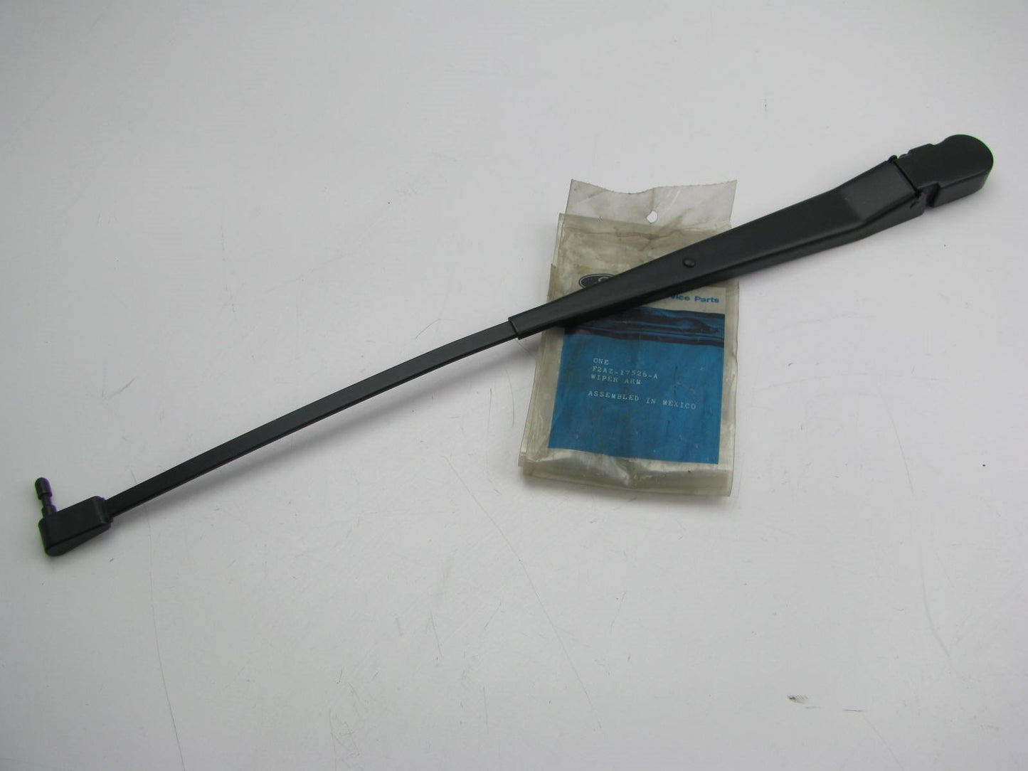 New OEM Ford Right Windshield Wiper Arm For 1992 Crown Victoria , Grand Marquis